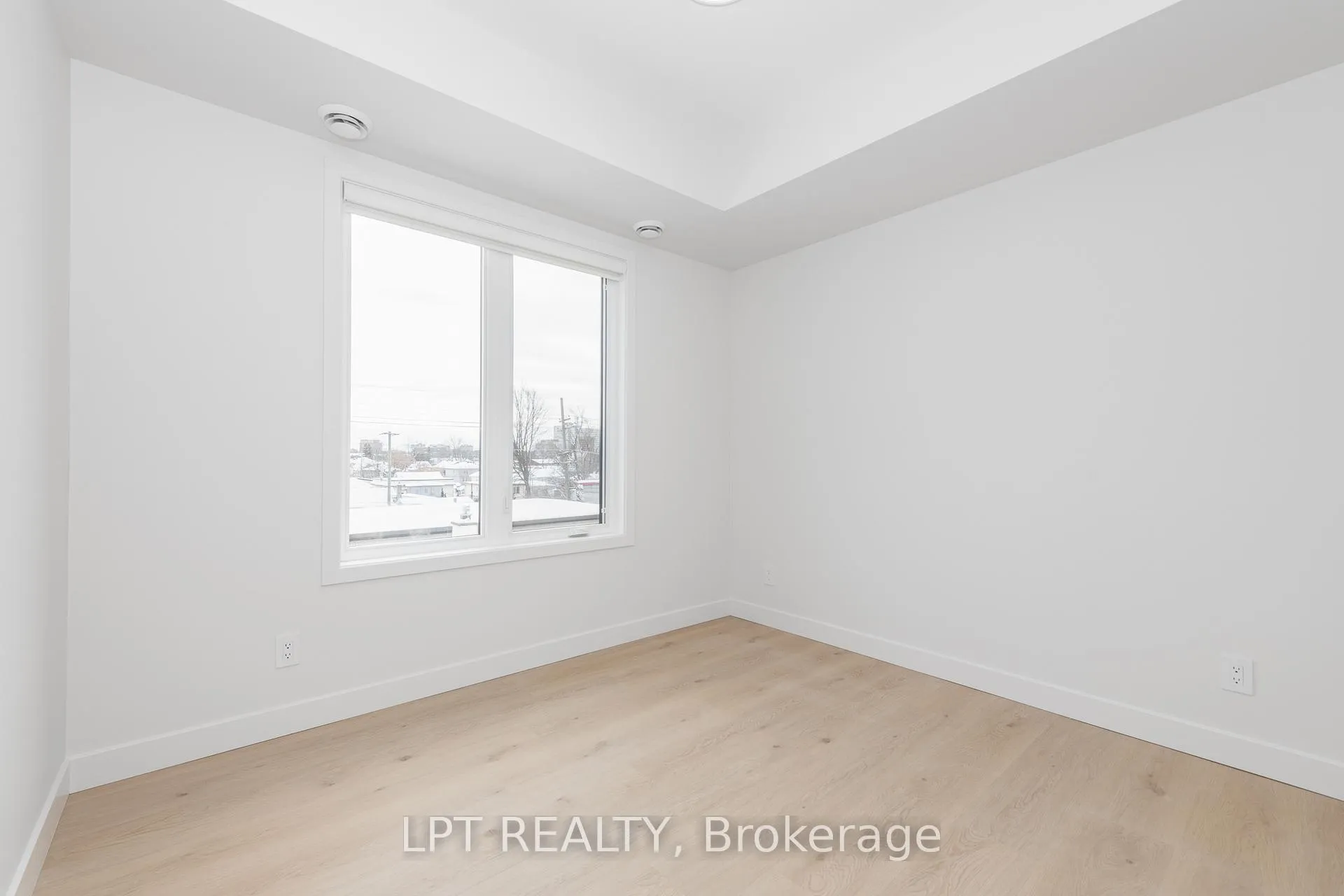Photo 16 of Unit 2, 250 Shakespeare Street, Ottawa, Vanier — HOMEH