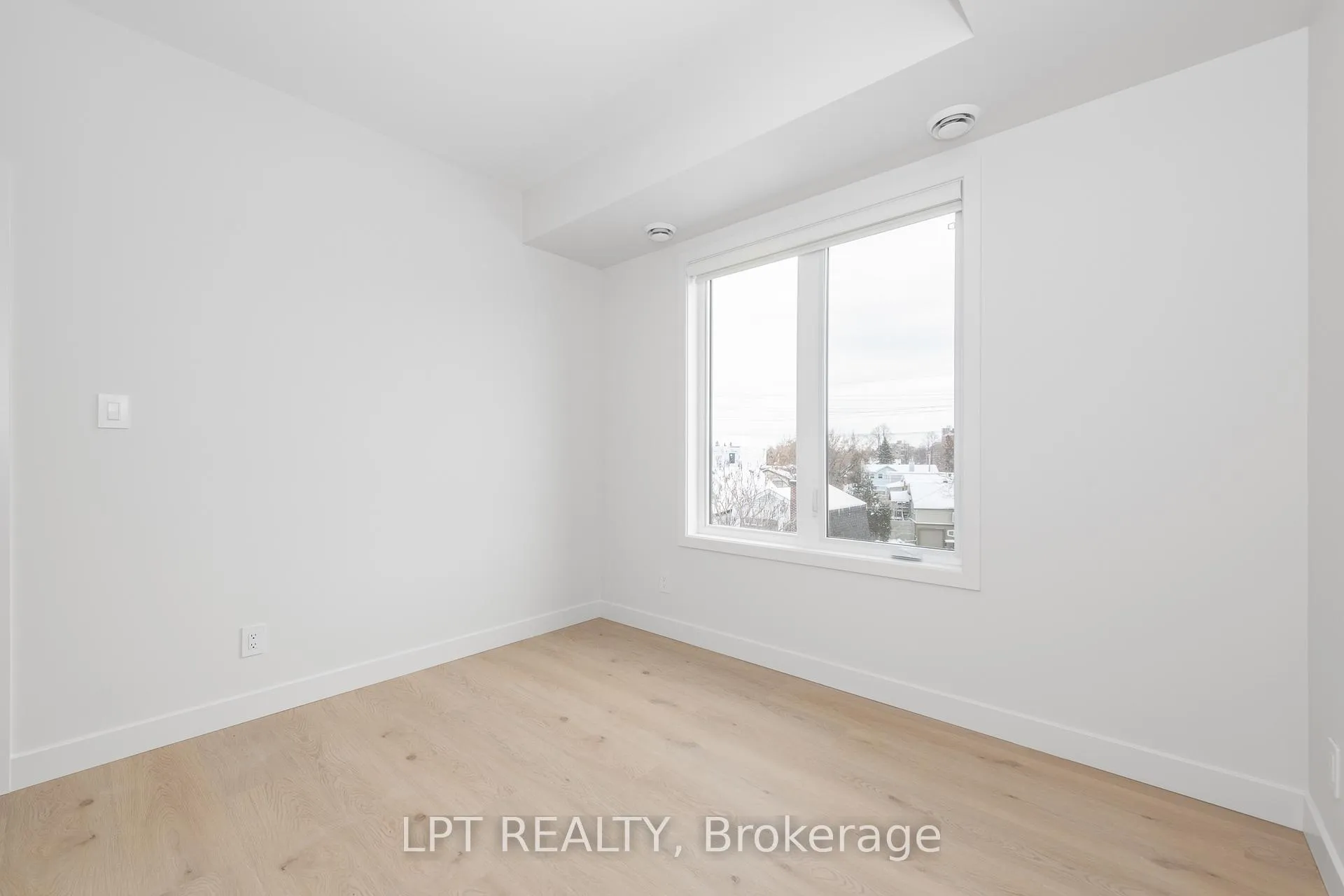 Photo 17 of Unit 2, 250 Shakespeare Street, Ottawa, Vanier — HOMEH
