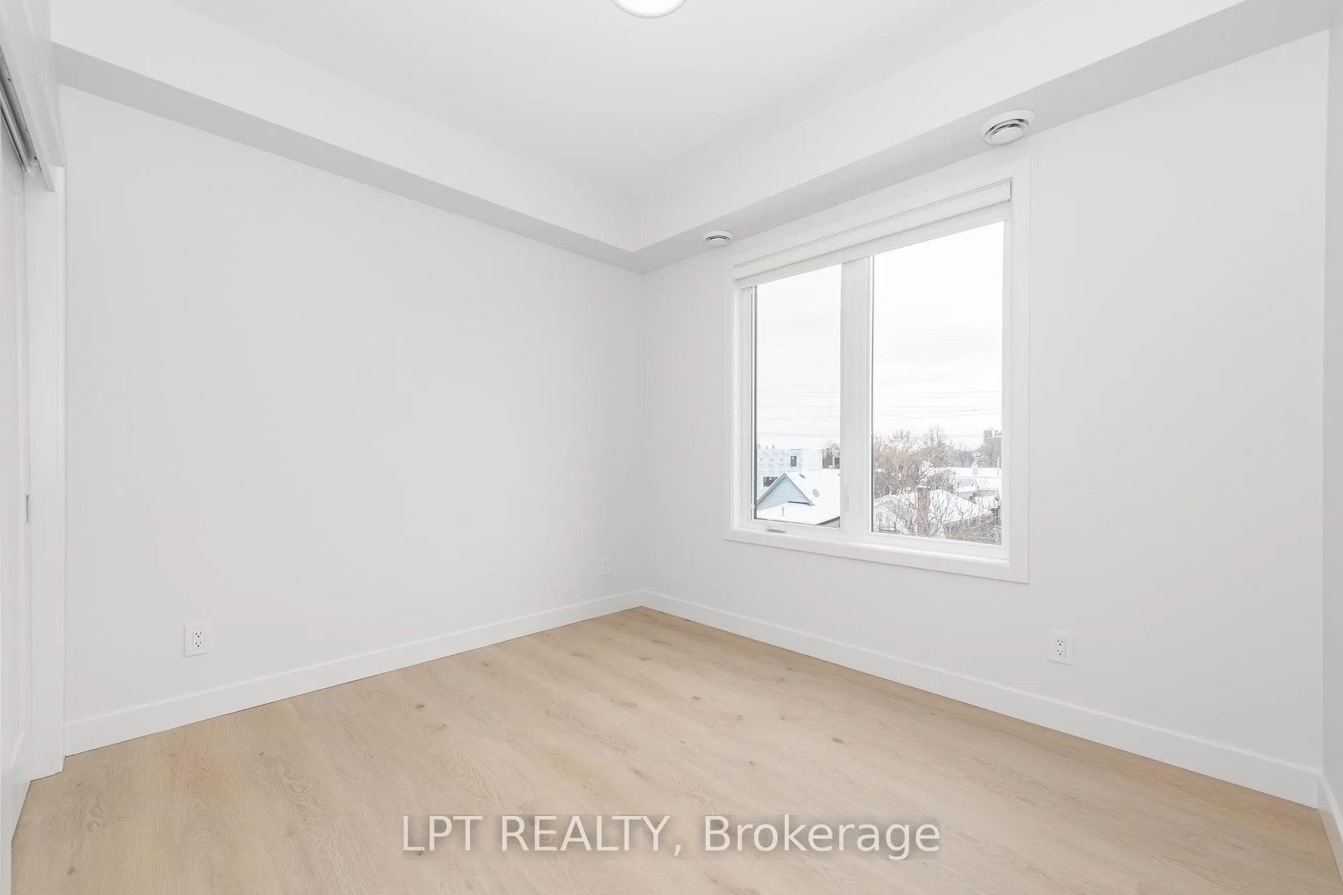 Photo 19 of Unit 2, 250 Shakespeare Street, Ottawa, Vanier — HOMEH