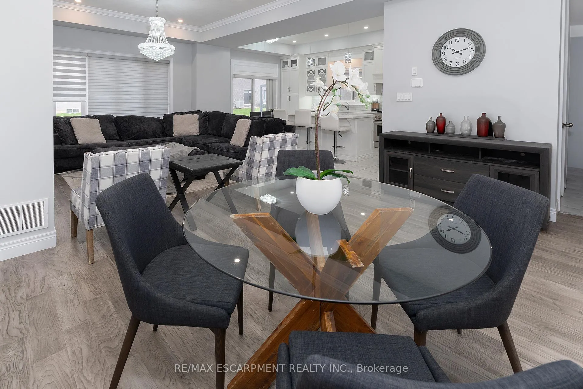 Photo 6 of 44 Miller Drive, Hamilton, Ancaster — HOMEH