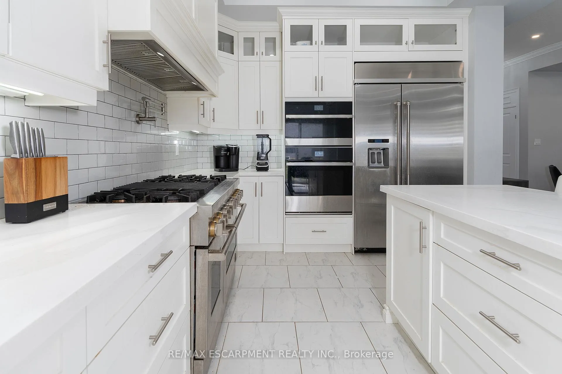Photo 8 of 44 Miller Drive, Hamilton, Ancaster — HOMEH