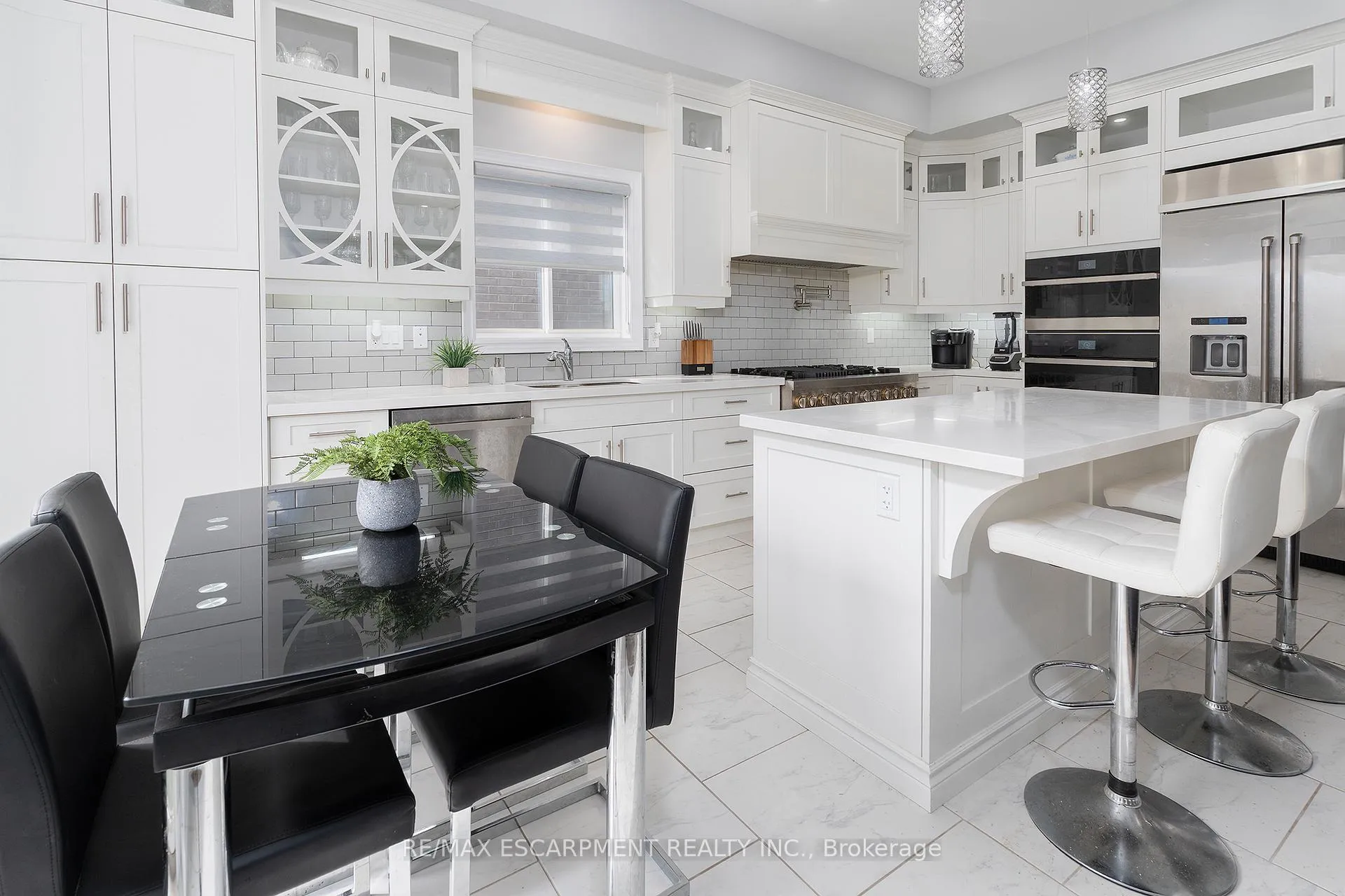 Photo 12 of 44 Miller Drive, Hamilton, Ancaster — HOMEH