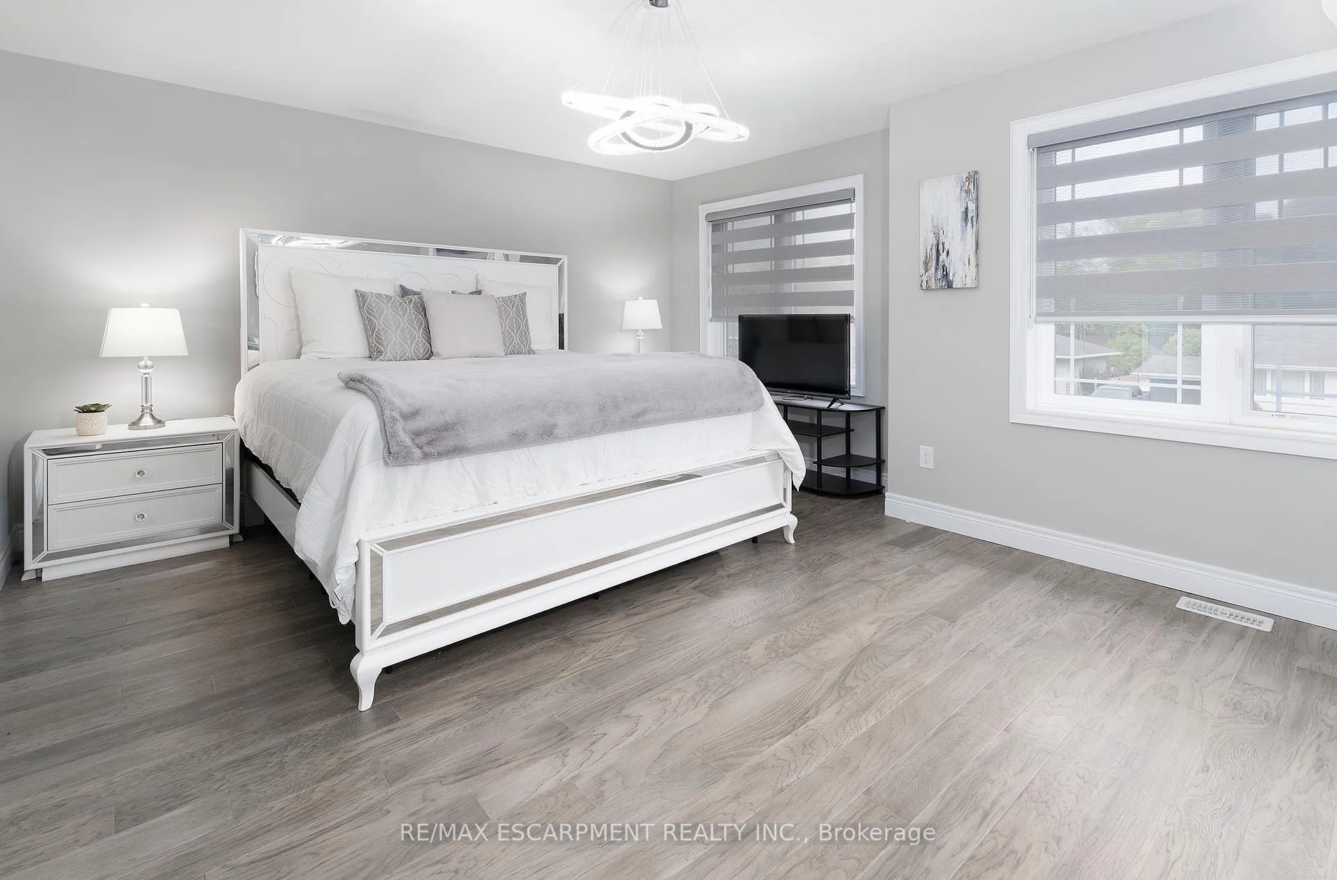 Photo 15 of 44 Miller Drive, Hamilton, Ancaster — HOMEH