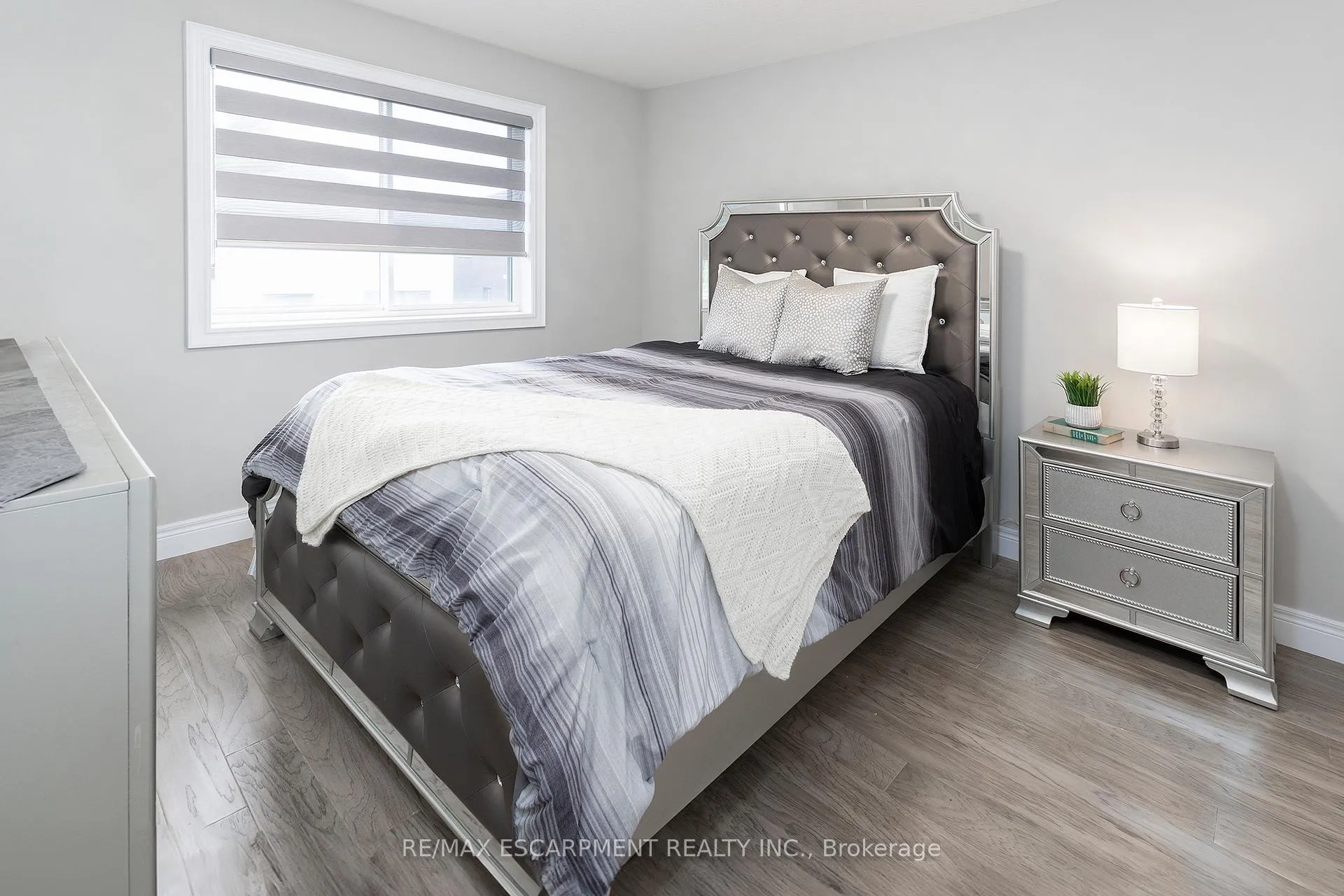 Photo 21 of 44 Miller Drive, Hamilton, Ancaster — HOMEH