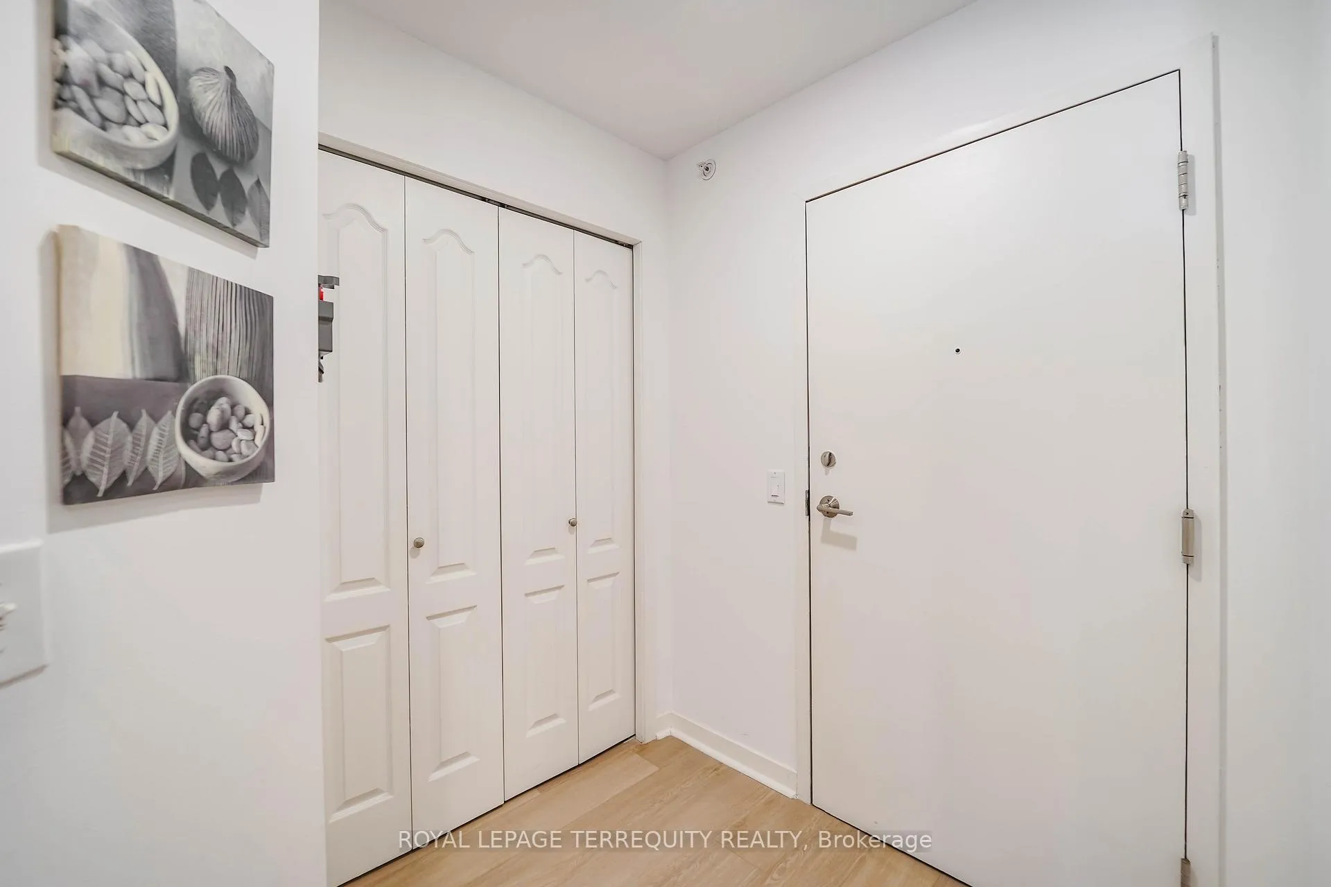 Photo 2 of Unit 2405, 6 Dayspring Circle, Brampton, Goreway Drive Corridor — HOMEH