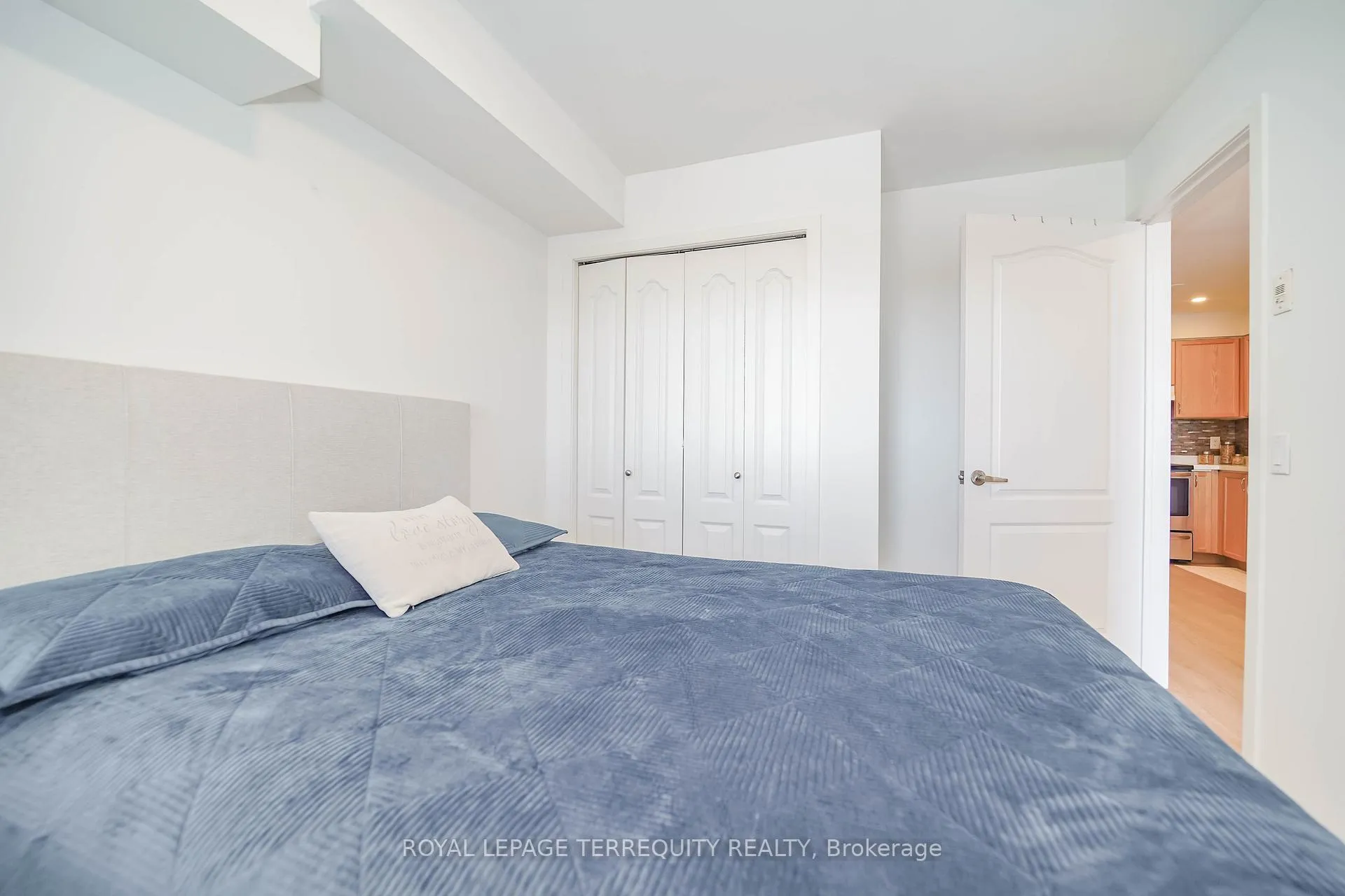 Photo 16 of Unit 2405, 6 Dayspring Circle, Brampton, Goreway Drive Corridor — HOMEH