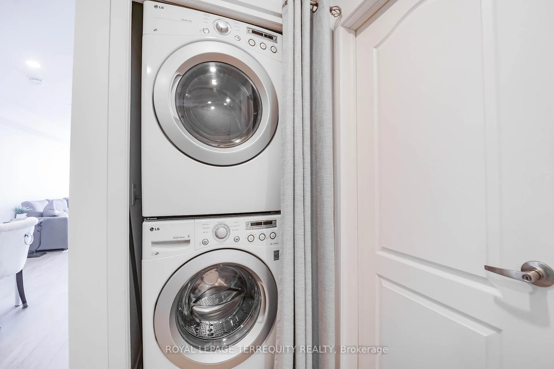 Photo 21 of Unit 2405, 6 Dayspring Circle, Brampton, Goreway Drive Corridor — HOMEH
