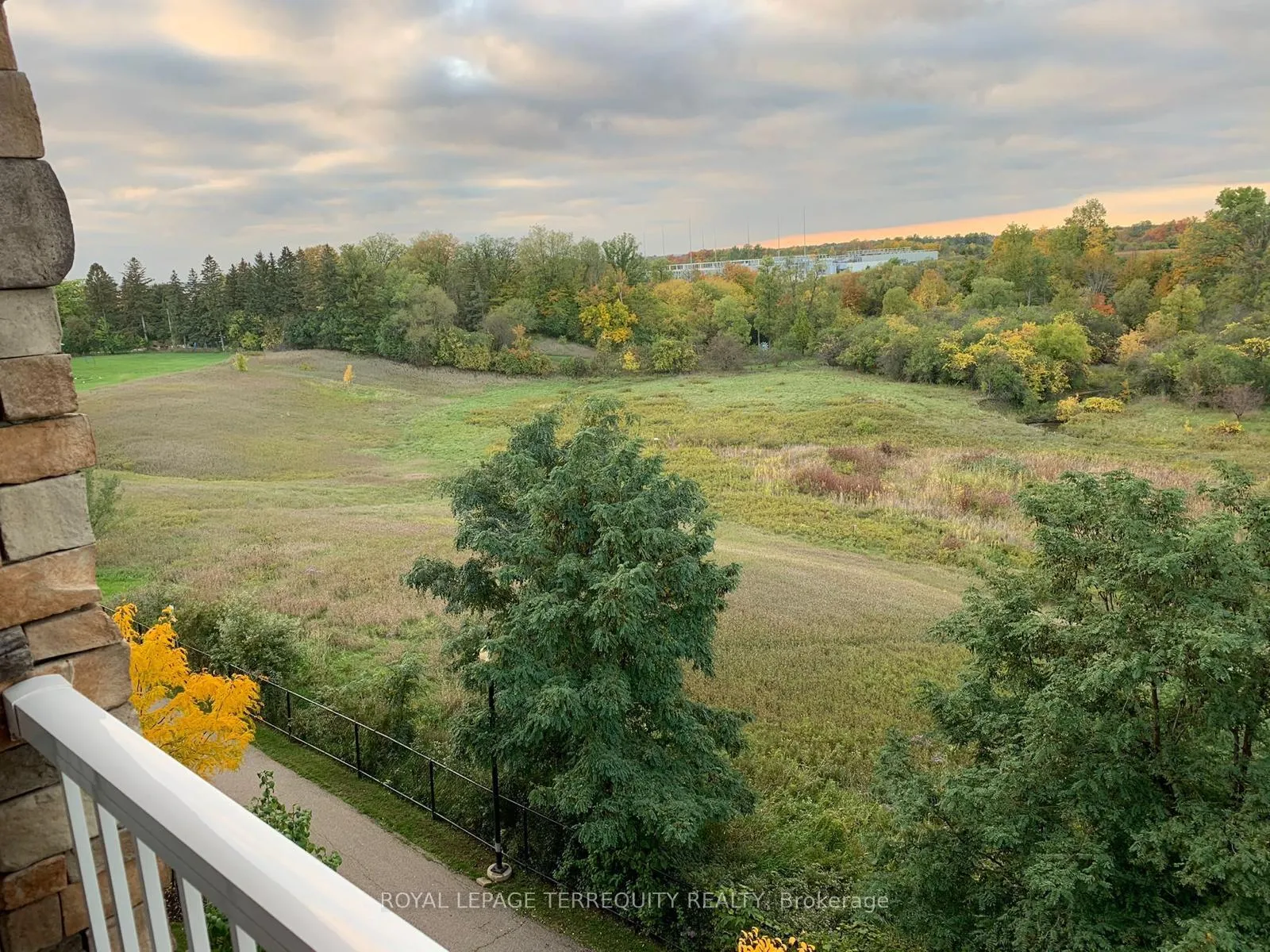 Photo 27 of Unit 2405, 6 Dayspring Circle, Brampton, Goreway Drive Corridor — HOMEH