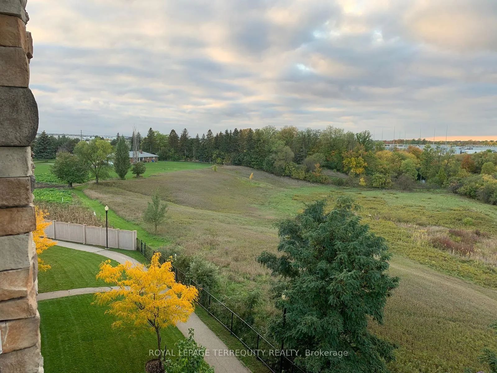 Photo 28 of Unit 2405, 6 Dayspring Circle, Brampton, Goreway Drive Corridor — HOMEH