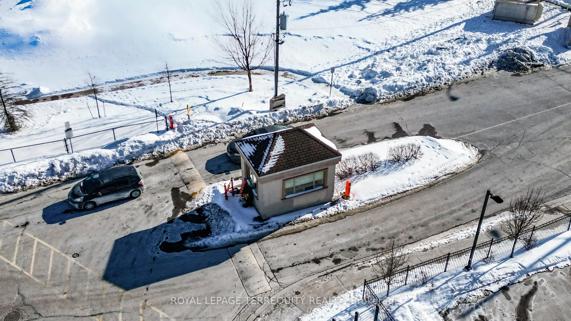 Photo 40 of Unit 2405, 6 Dayspring Circle, Brampton, Goreway Drive Corridor — HOMEH