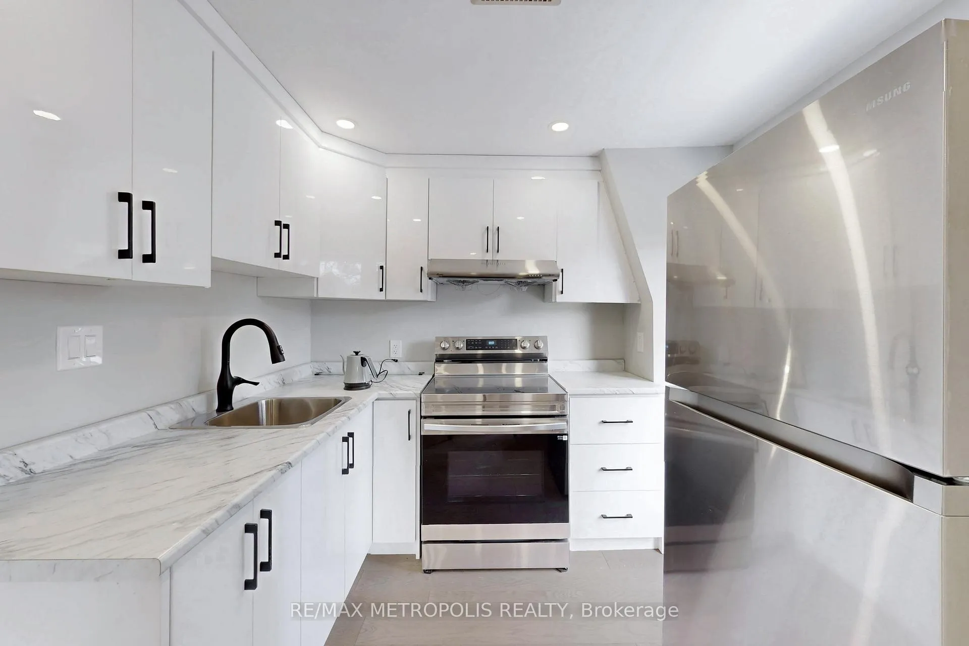 Photo 7 of 74 Roncesvalles Avenue, Toronto, Roncesvalles — HOMEH