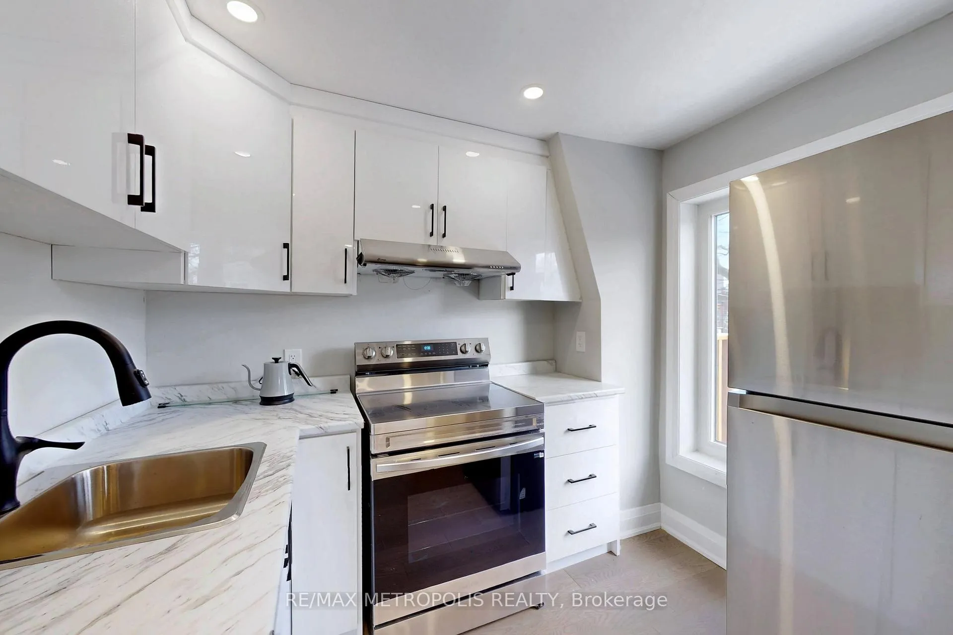 Photo 8 of 74 Roncesvalles Avenue, Toronto, Roncesvalles — HOMEH
