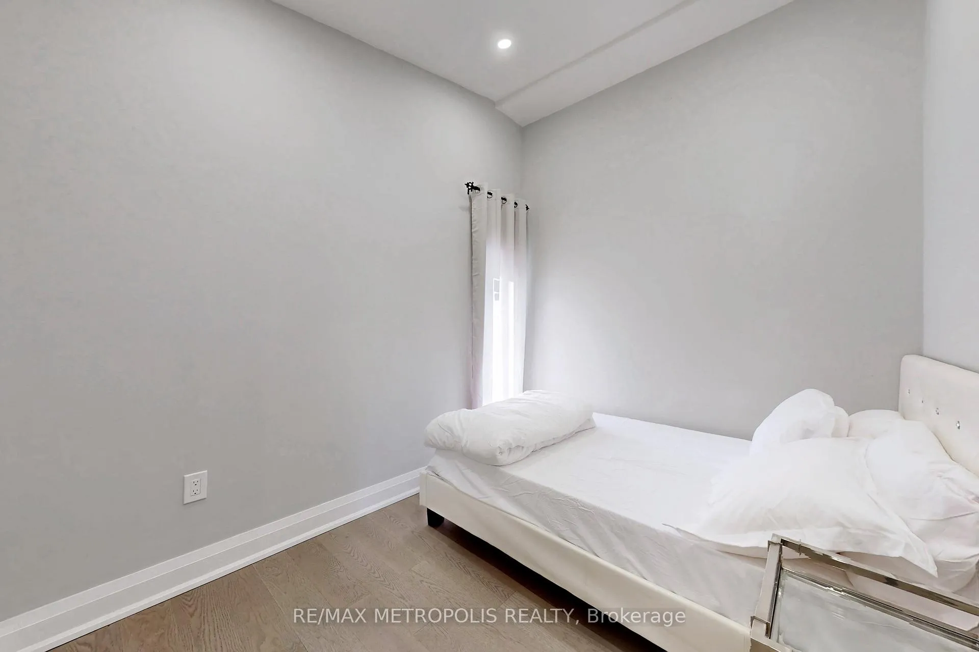 Photo 32 of 74 Roncesvalles Avenue, Toronto, Roncesvalles — HOMEH