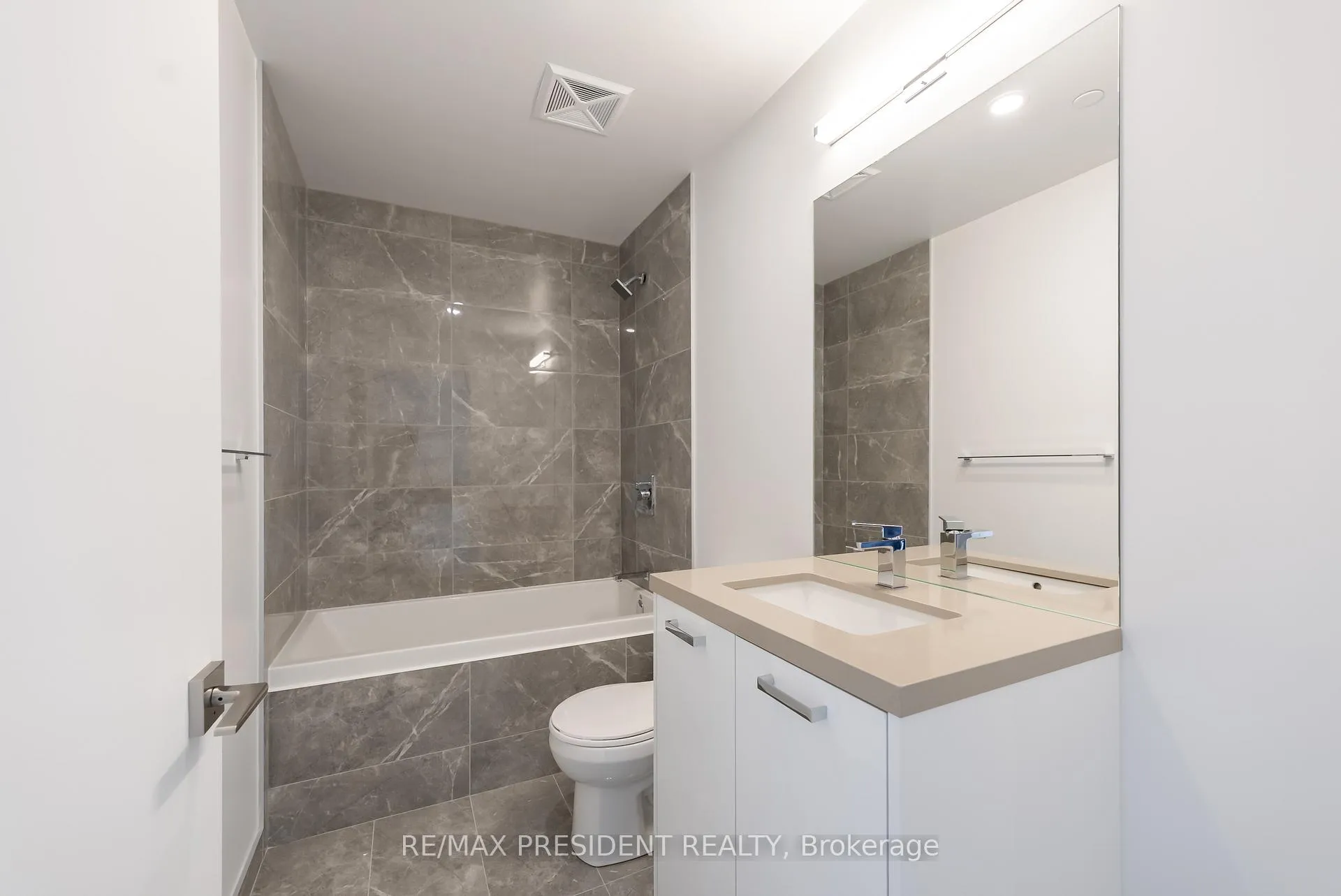Photo 17 of Unit 603, 284 King Street E, Toronto, Moss Park — HOMEH