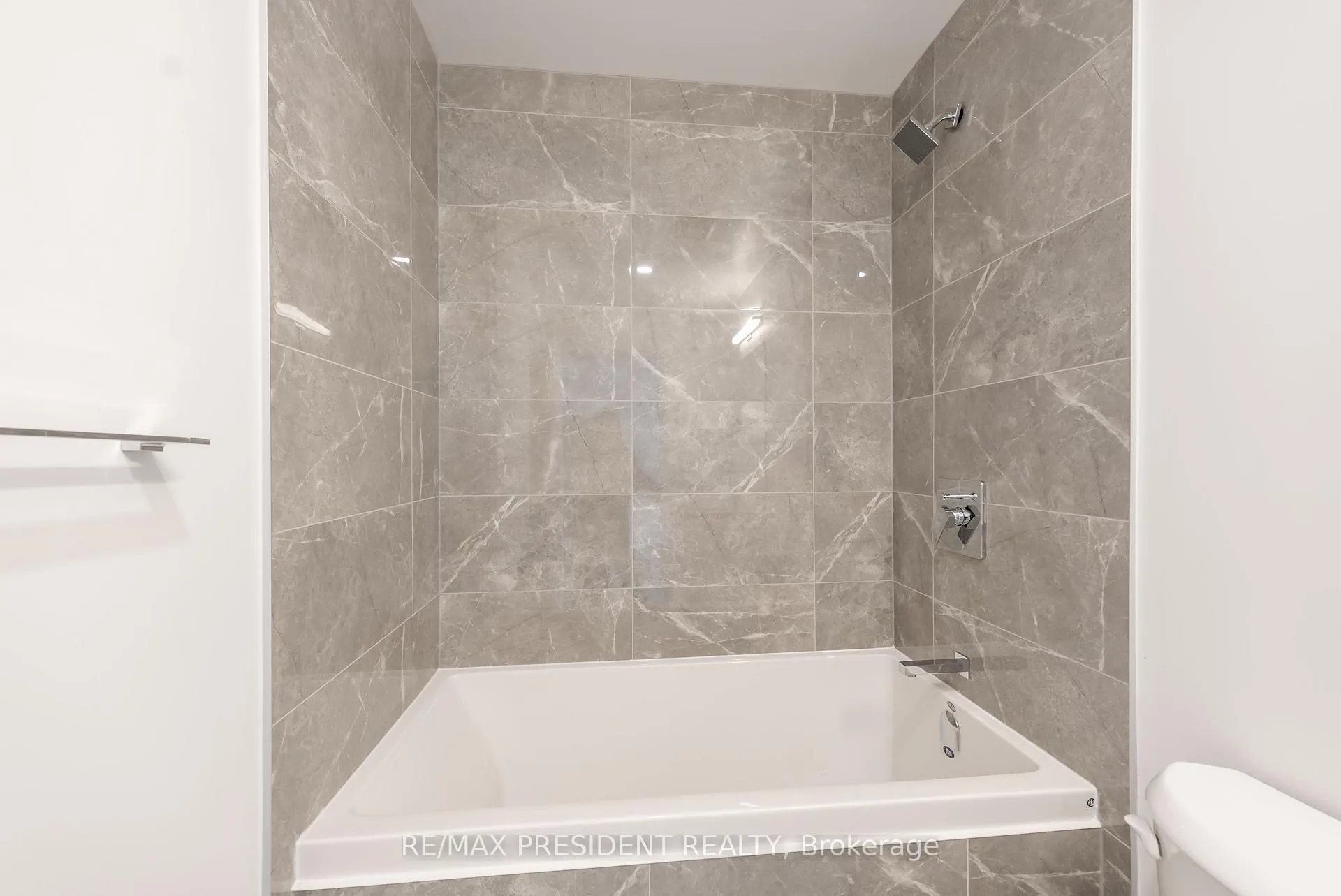 Photo 18 of Unit 603, 284 King Street E, Toronto, Moss Park — HOMEH