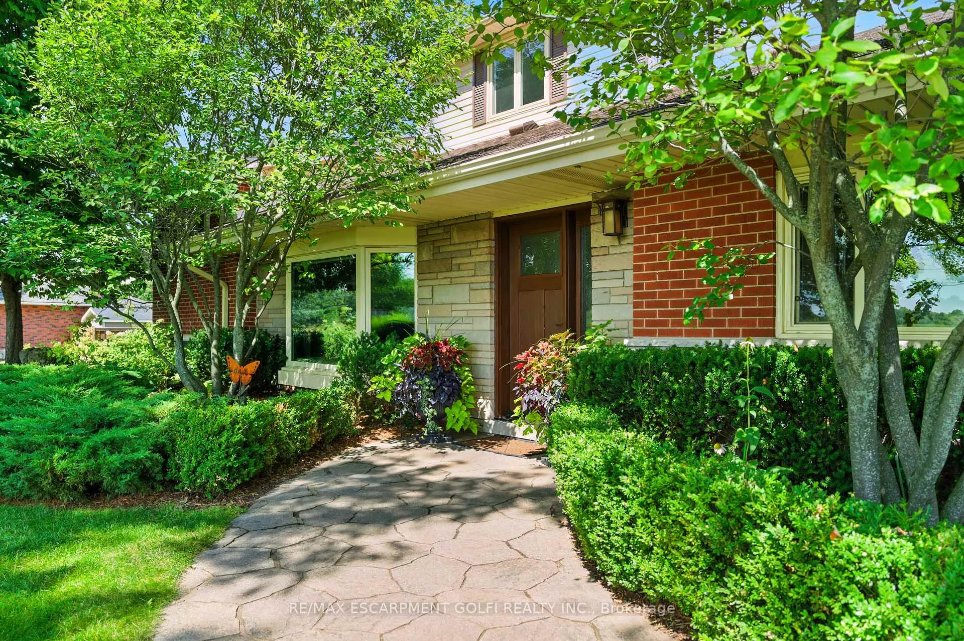 Photo 5 of 7298 Twenty Road E, Hamilton, Rural Glanbrook — HOMEH