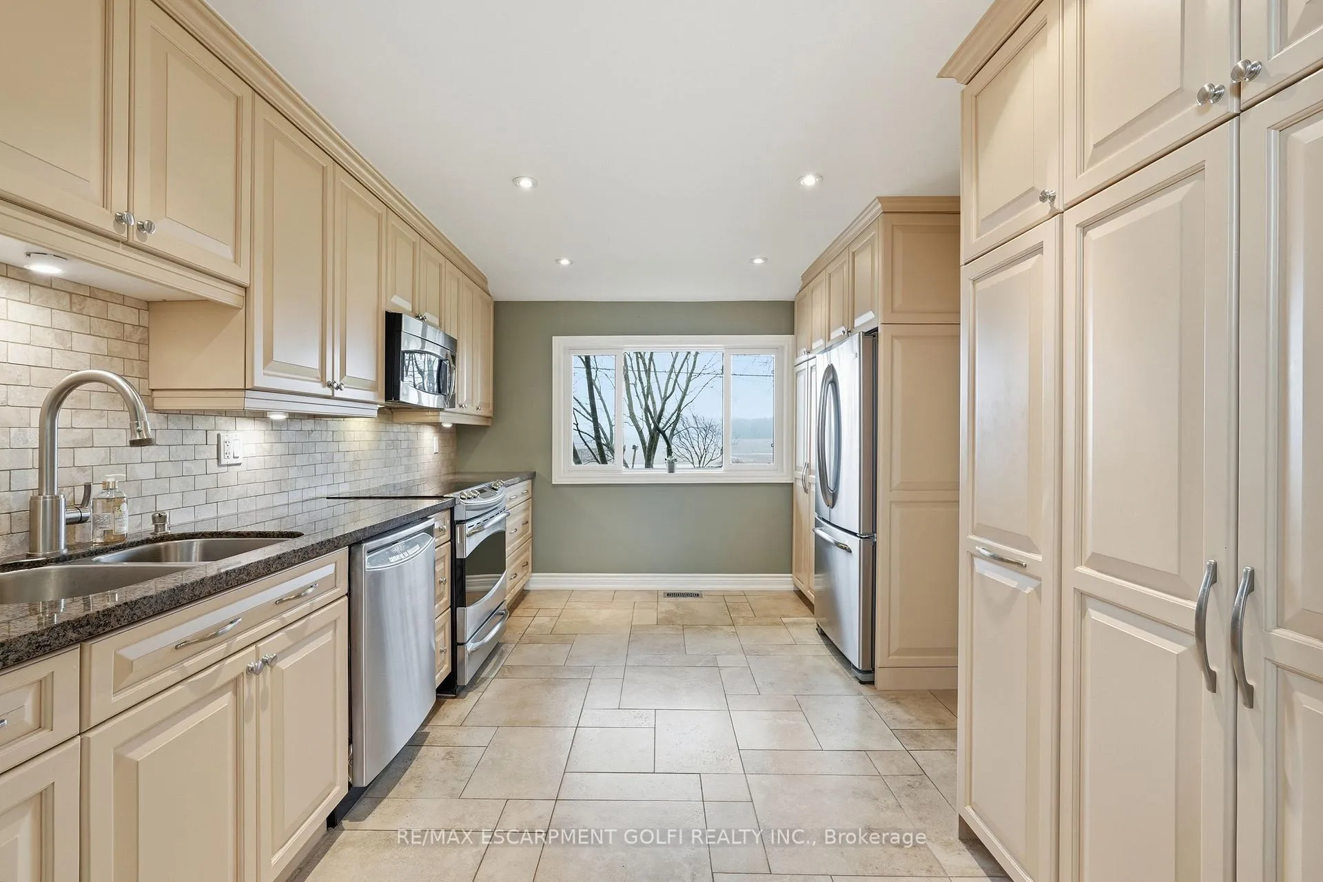 Photo 15 of 7298 Twenty Road E, Hamilton, Rural Glanbrook — HOMEH