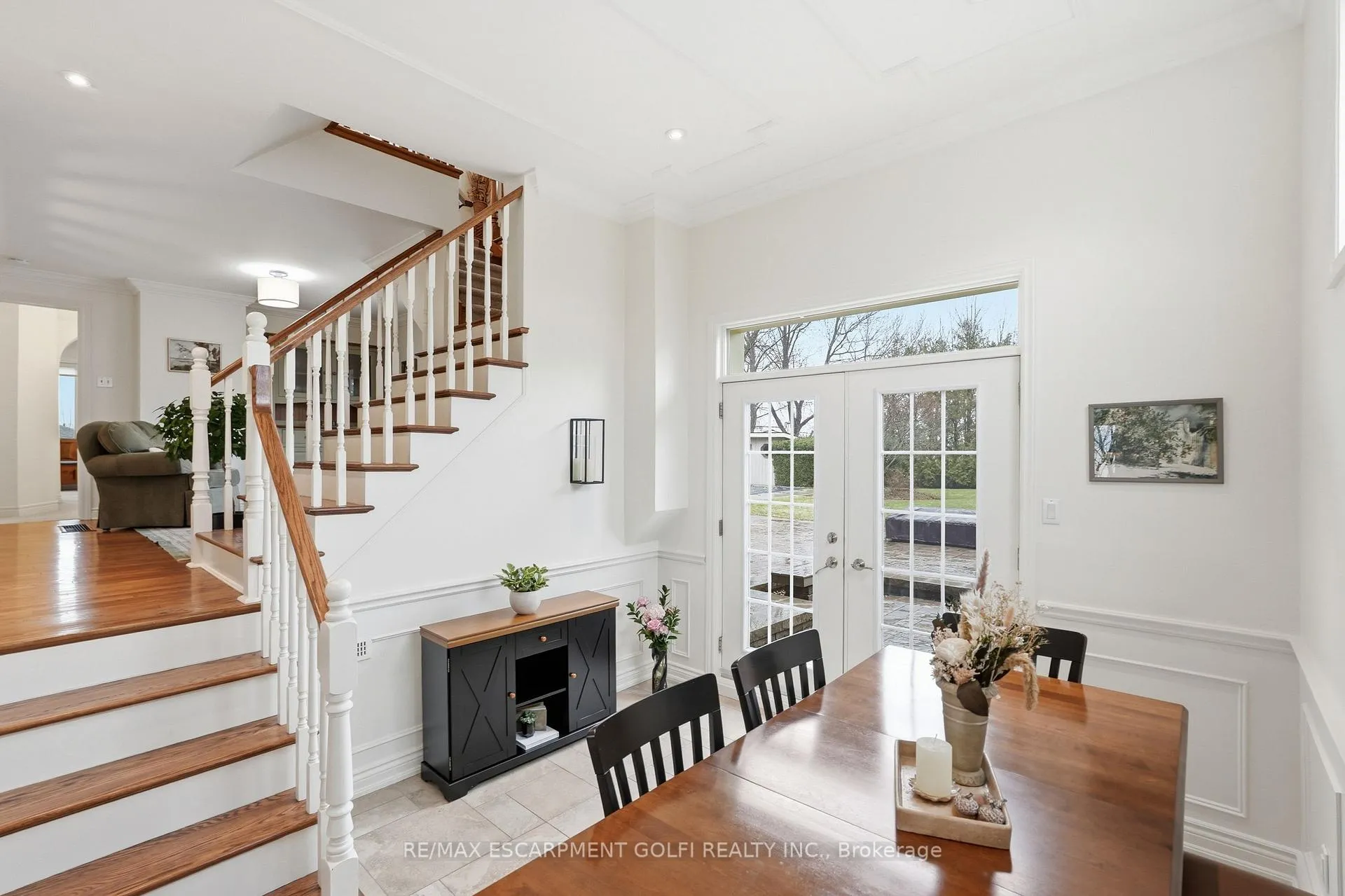 Photo 18 of 7298 Twenty Road E, Hamilton, Rural Glanbrook — HOMEH