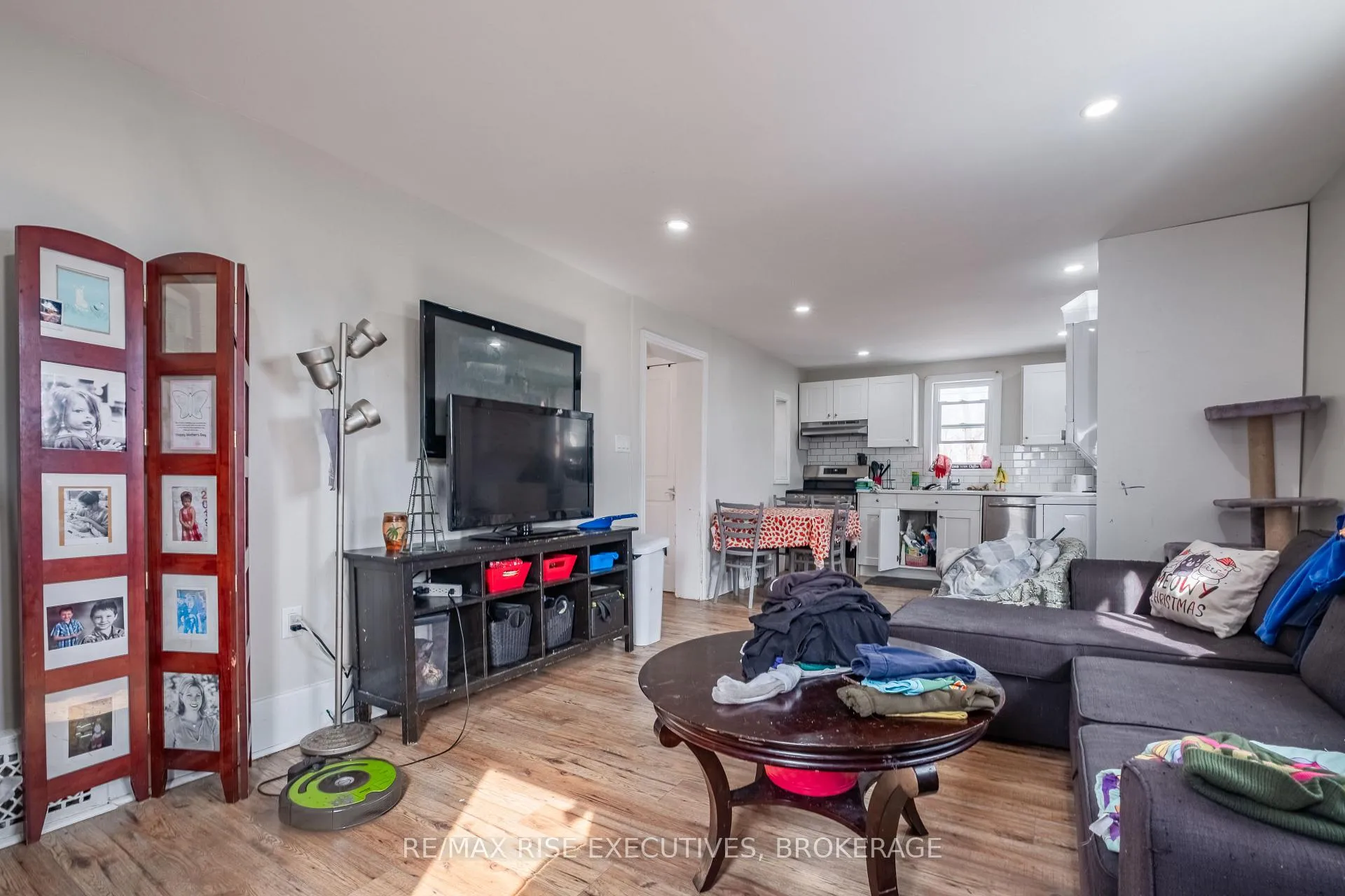Photo 15 of 695 Victoria Street, Kingston, East of Sir John A. Blvd — HOMEH
