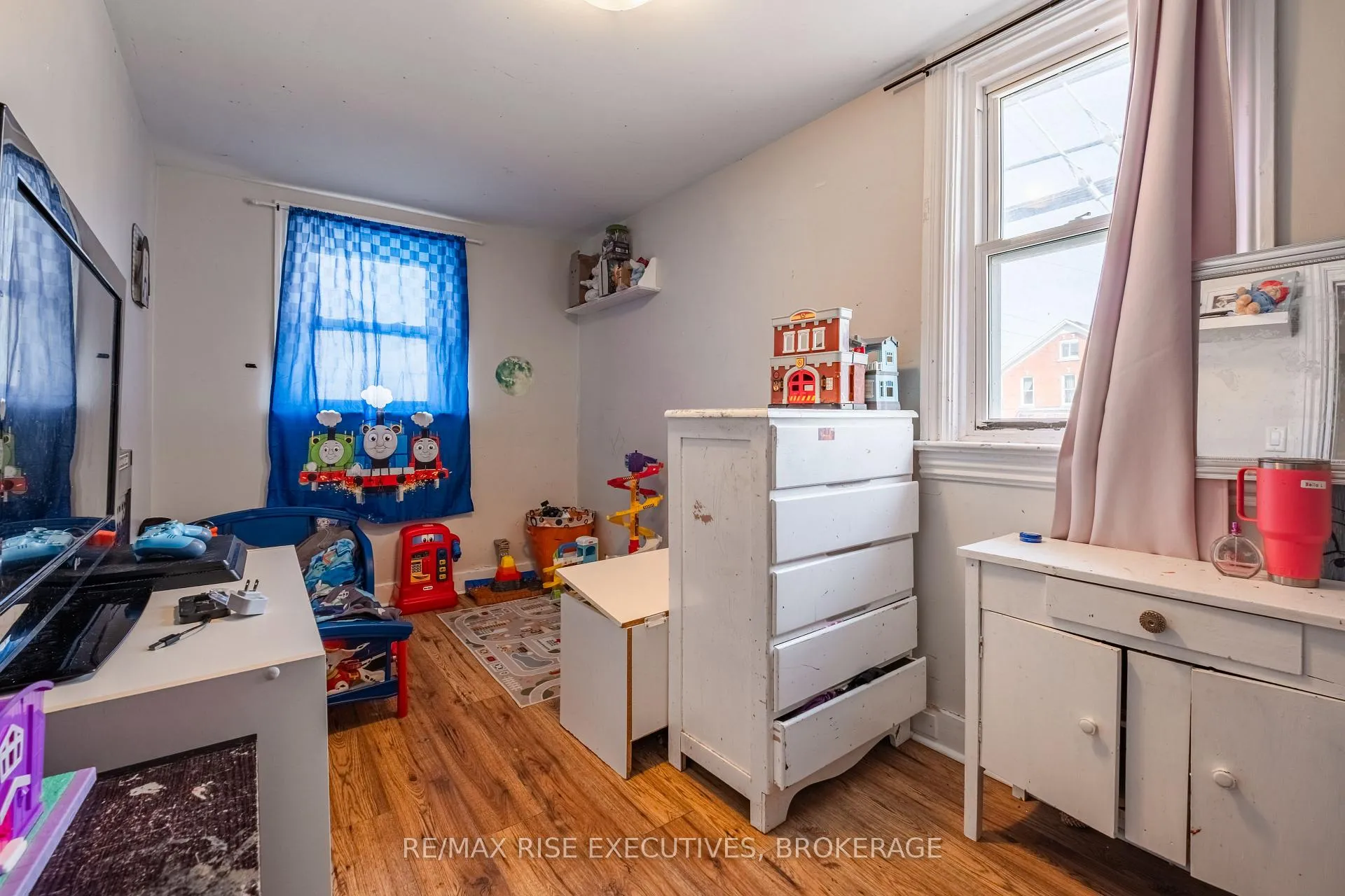 Photo 25 of 695 Victoria Street, Kingston, East of Sir John A. Blvd — HOMEH