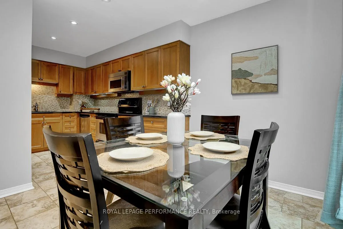 Photo 12 of 19 Columbus Avenue, Ottawa, Overbrook — HOMEH