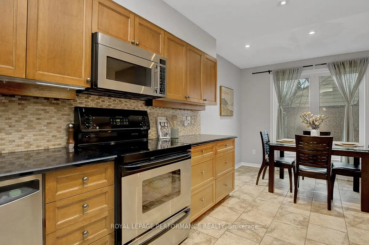 Photo 16 of 19 Columbus Avenue, Ottawa, Overbrook — HOMEH