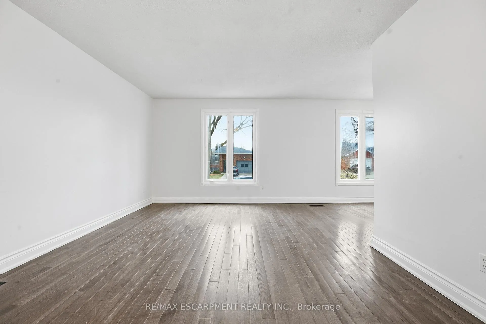 Photo 8 of 50 Lawnhurst Drive, Hamilton, Lawfield — HOMEH