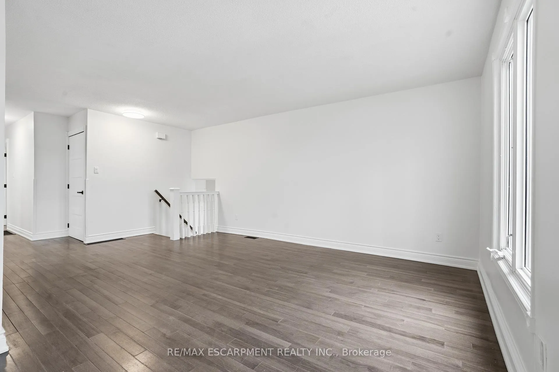 Photo 9 of 50 Lawnhurst Drive, Hamilton, Lawfield — HOMEH
