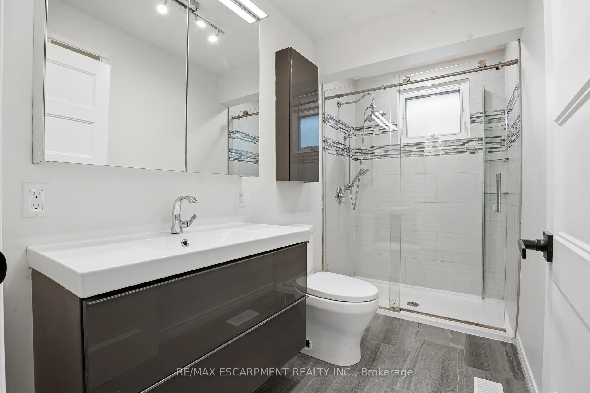 Photo 18 of 50 Lawnhurst Drive, Hamilton, Lawfield — HOMEH