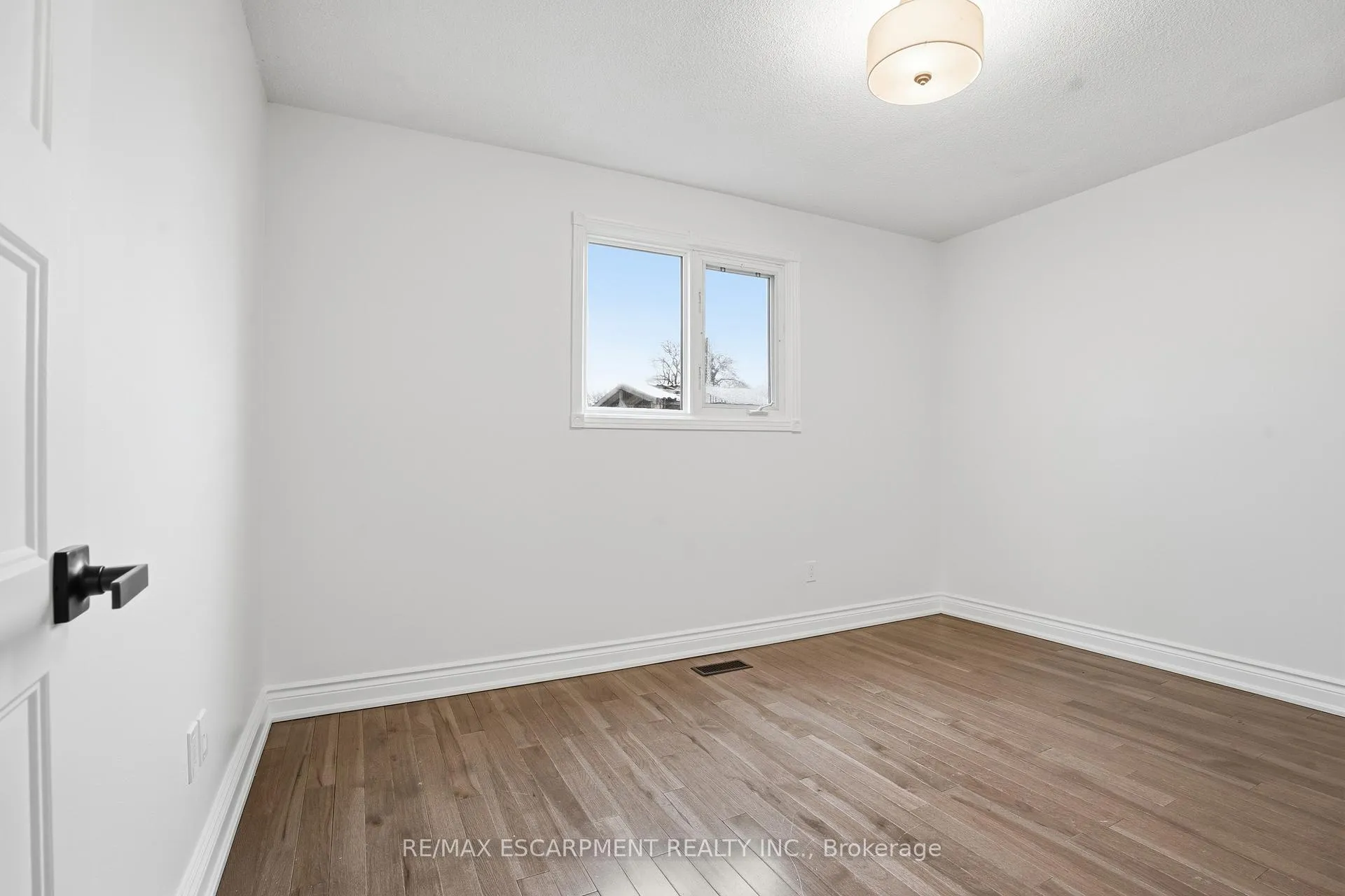 Photo 19 of 50 Lawnhurst Drive, Hamilton, Lawfield — HOMEH