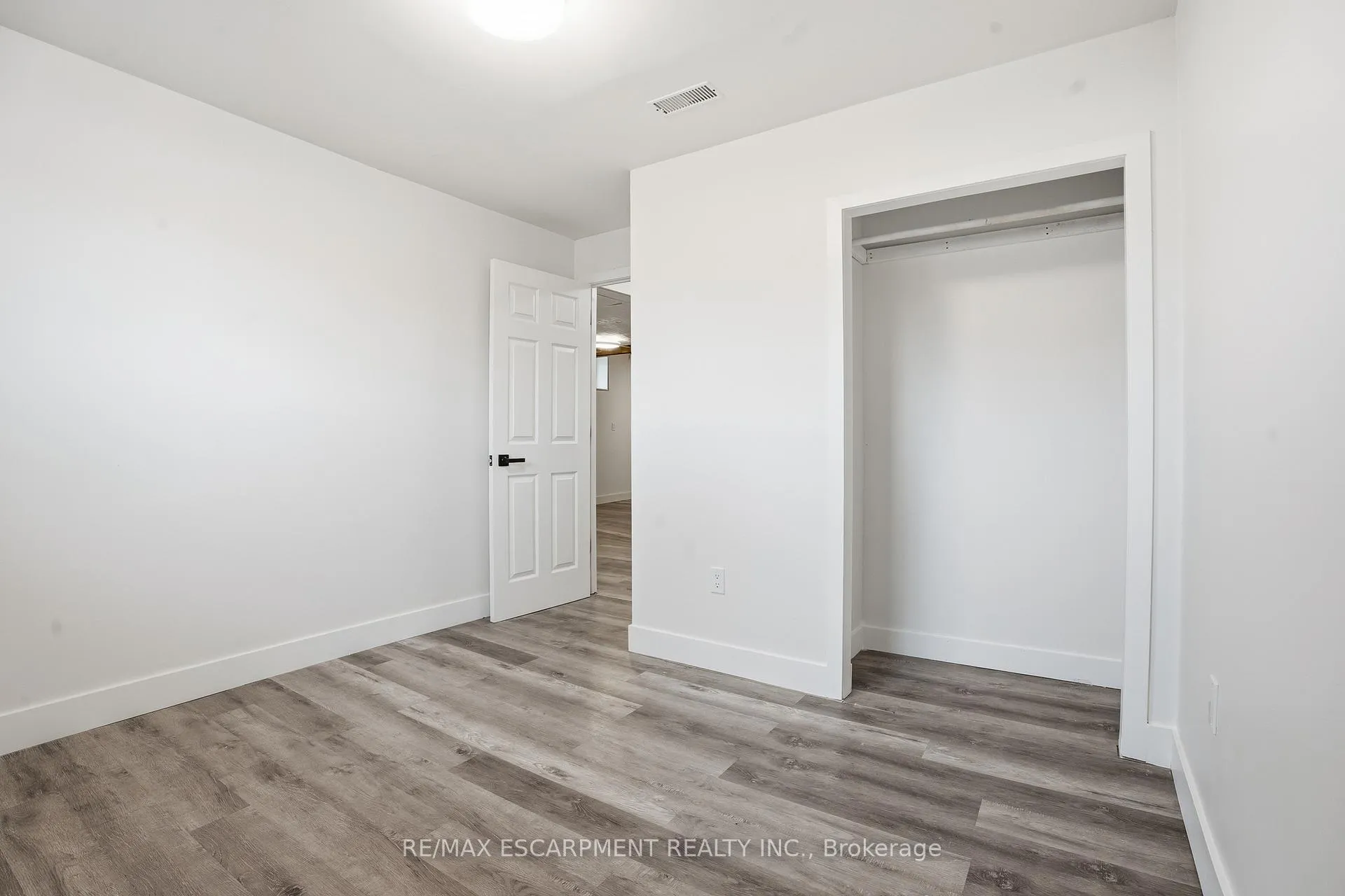 Photo 32 of 50 Lawnhurst Drive, Hamilton, Lawfield — HOMEH