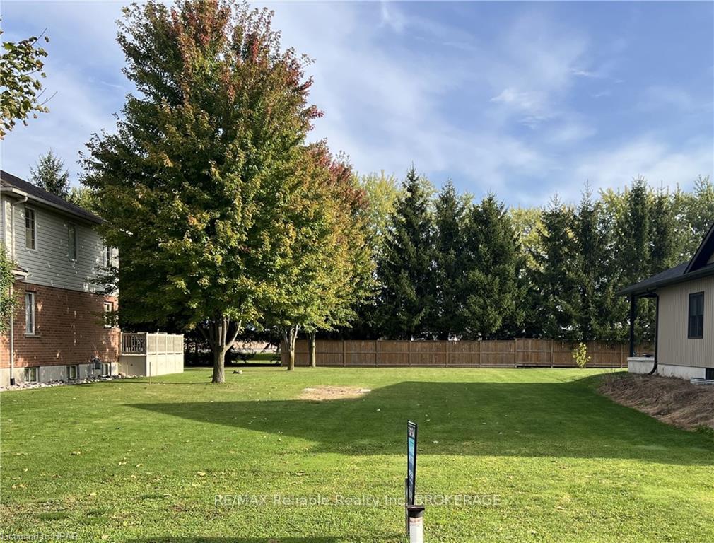 Photo 1 of 33 Briarhill Road, Huron East, Seaforth — HOMEH