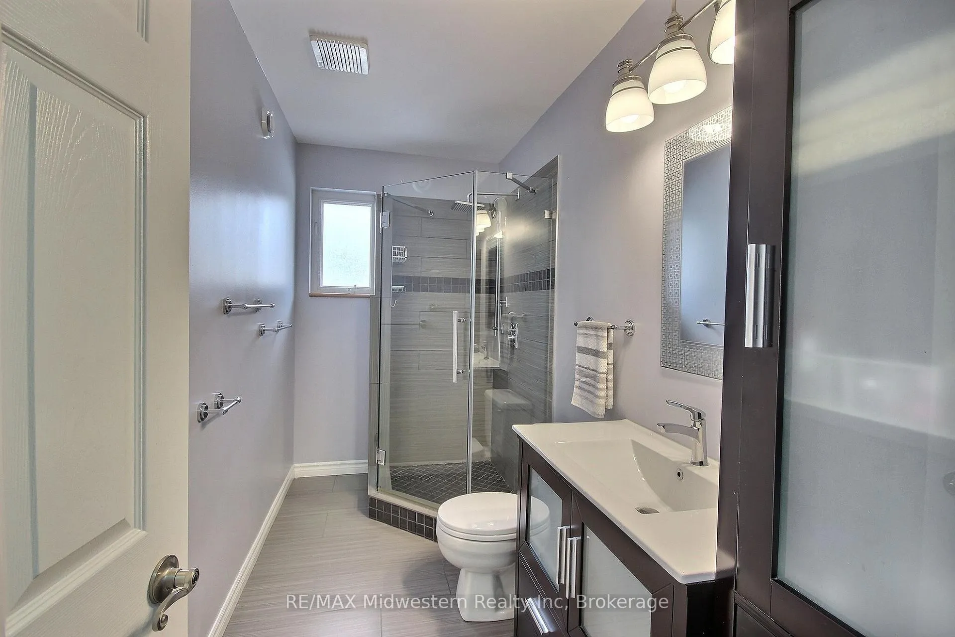 Photo 5 of 823016 Massie Road, Chatsworth — HOMEH