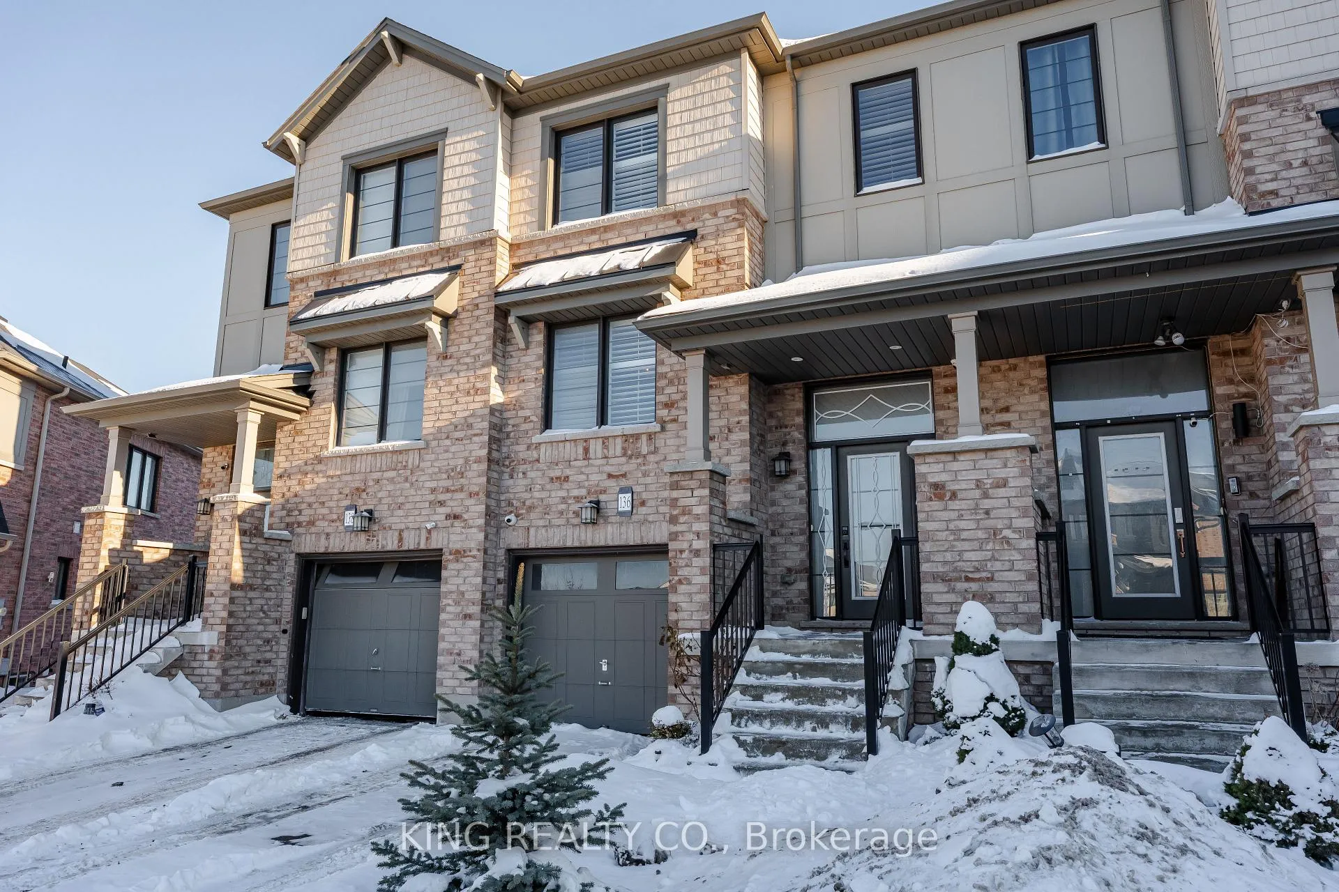 Photo 2 of Unit MAIN, 136 Crafter Crescent, Hamilton, Stoney Creek Mountain — HOMEH
