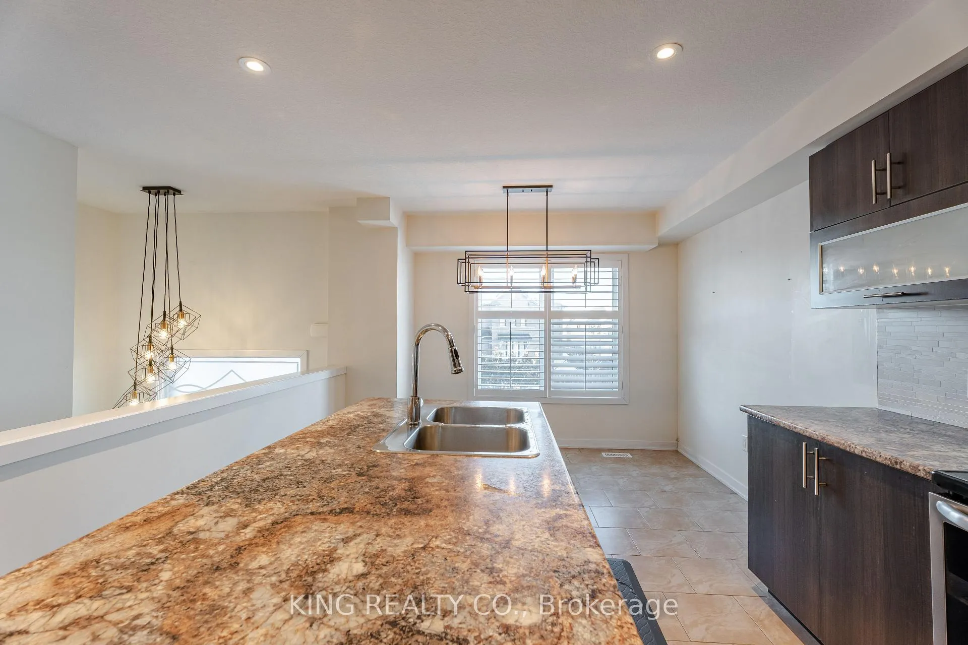 Photo 8 of Unit MAIN, 136 Crafter Crescent, Hamilton, Stoney Creek Mountain — HOMEH
