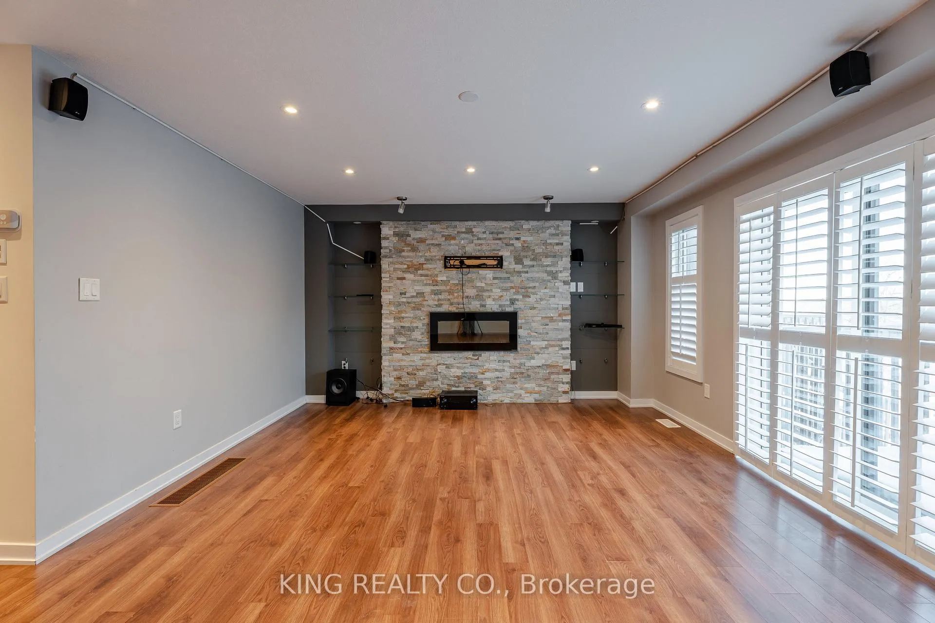 Photo 16 of Unit MAIN, 136 Crafter Crescent, Hamilton, Stoney Creek Mountain — HOMEH