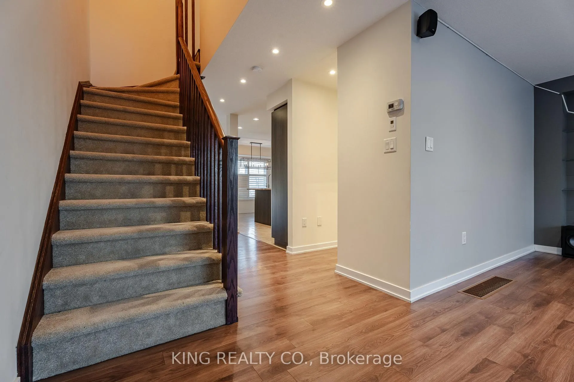 Photo 19 of Unit MAIN, 136 Crafter Crescent, Hamilton, Stoney Creek Mountain — HOMEH