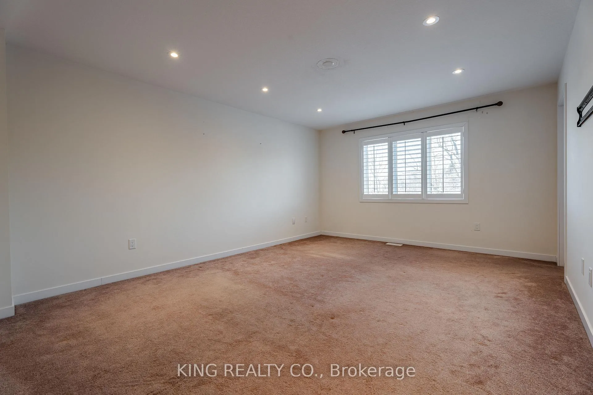 Photo 22 of Unit MAIN, 136 Crafter Crescent, Hamilton, Stoney Creek Mountain — HOMEH