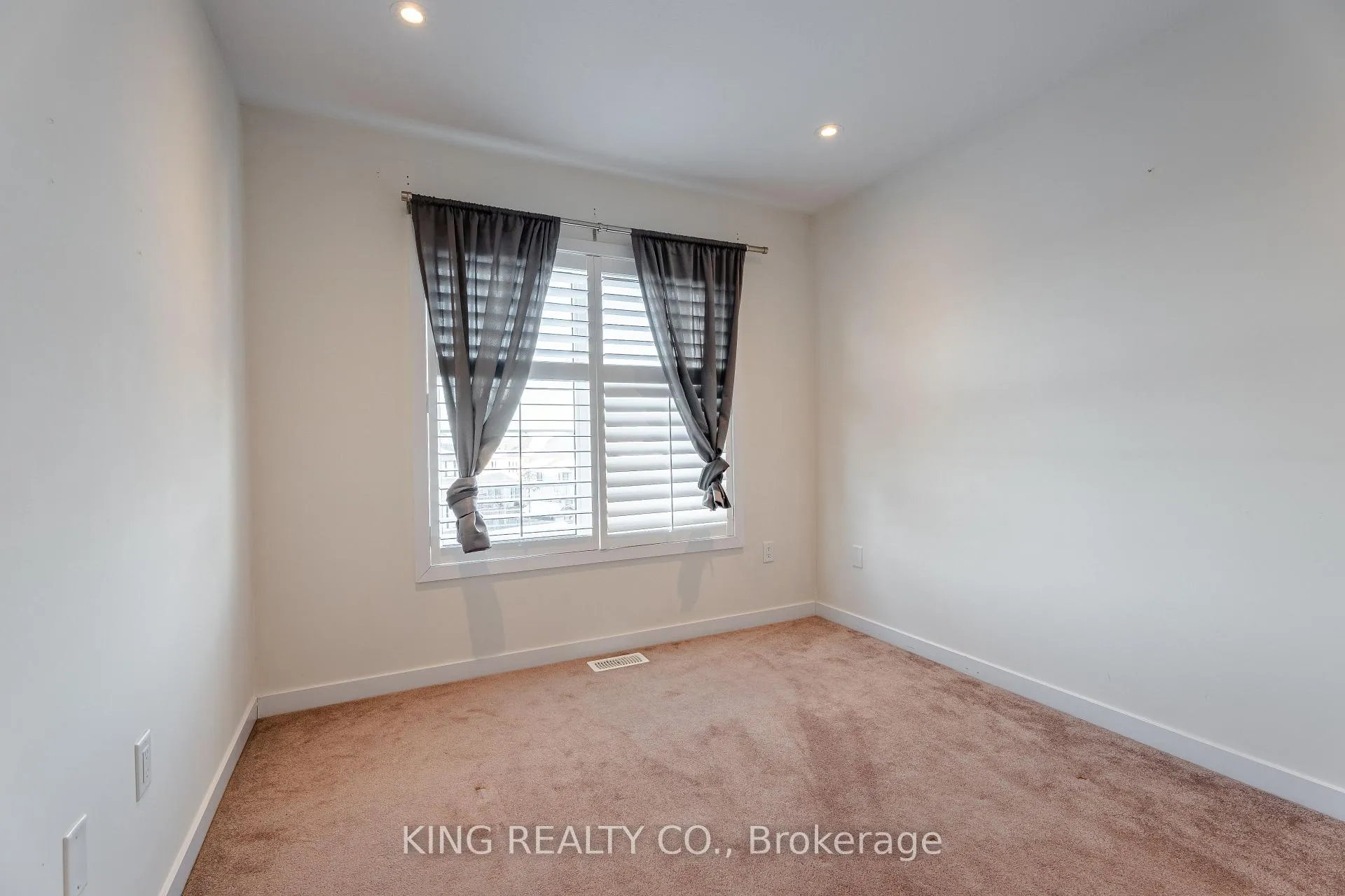 Photo 31 of Unit MAIN, 136 Crafter Crescent, Hamilton, Stoney Creek Mountain — HOMEH