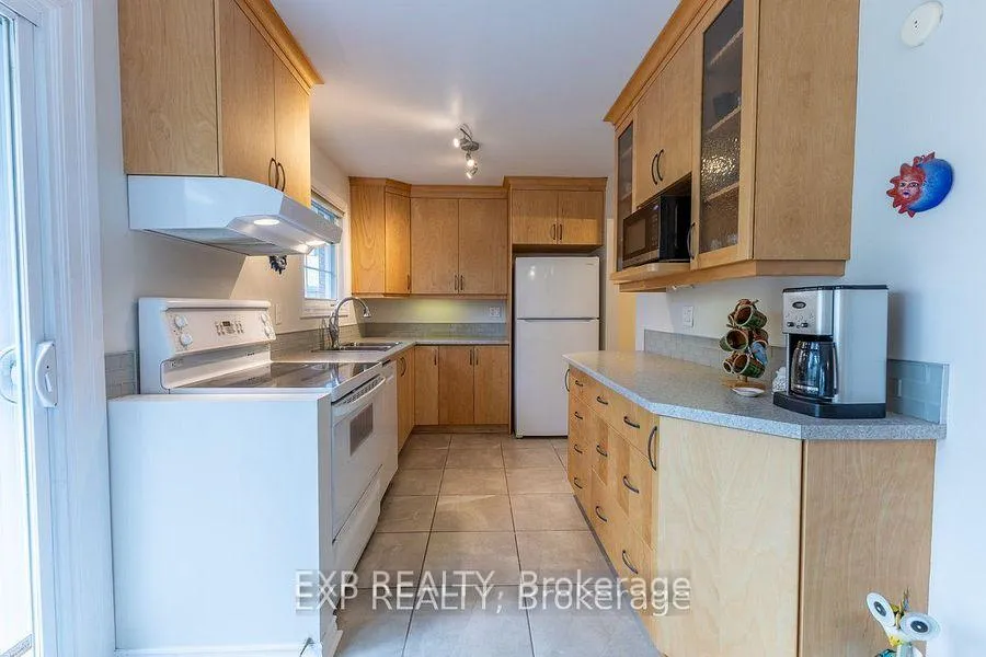 Photo 8 of 422 Kintyre Private, Ottawa, Carleton Square — HOMEH