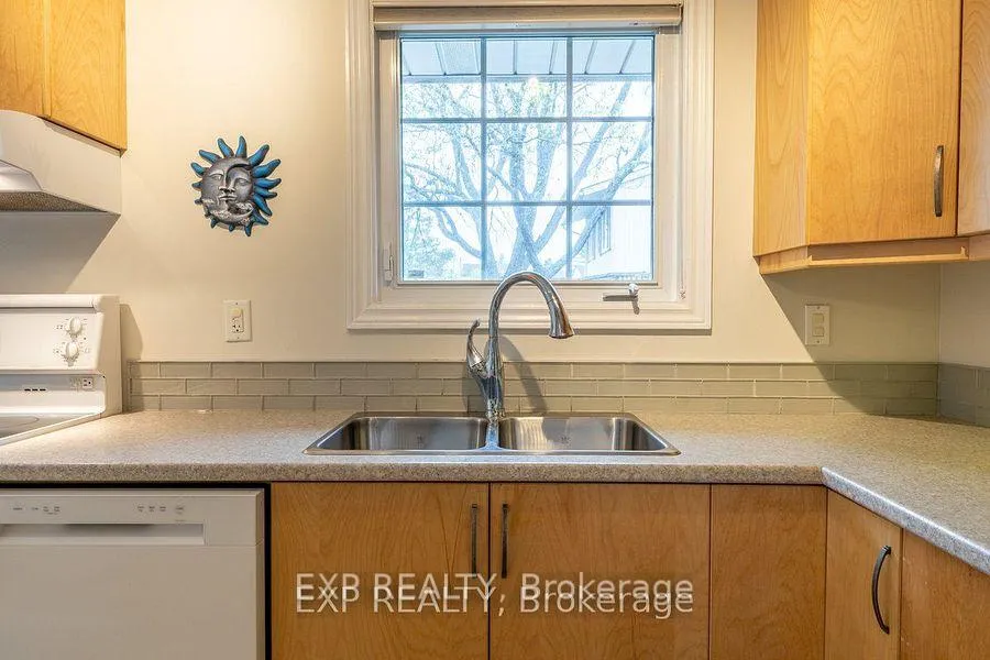 Photo 10 of 422 Kintyre Private, Ottawa, Carleton Square — HOMEH