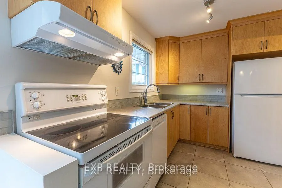Photo 11 of 422 Kintyre Private, Ottawa, Carleton Square — HOMEH