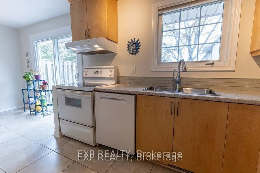 Photo 12 of 422 Kintyre Private, Ottawa, Carleton Square — HOMEH