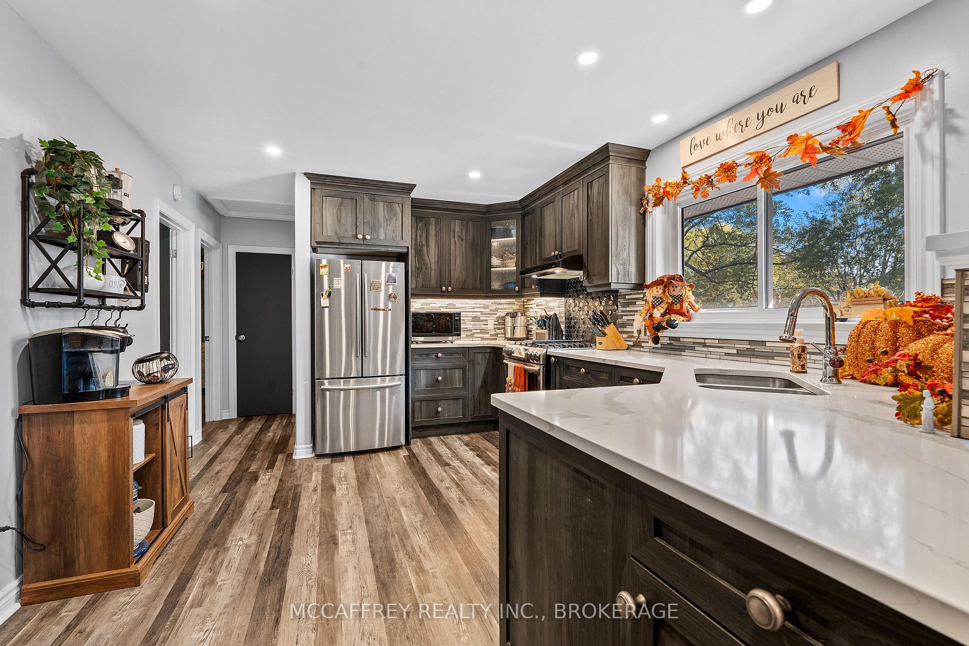 Photo 10 of 59 Loyalist Avenue, Loyalist, Amherstview — HOMEH
