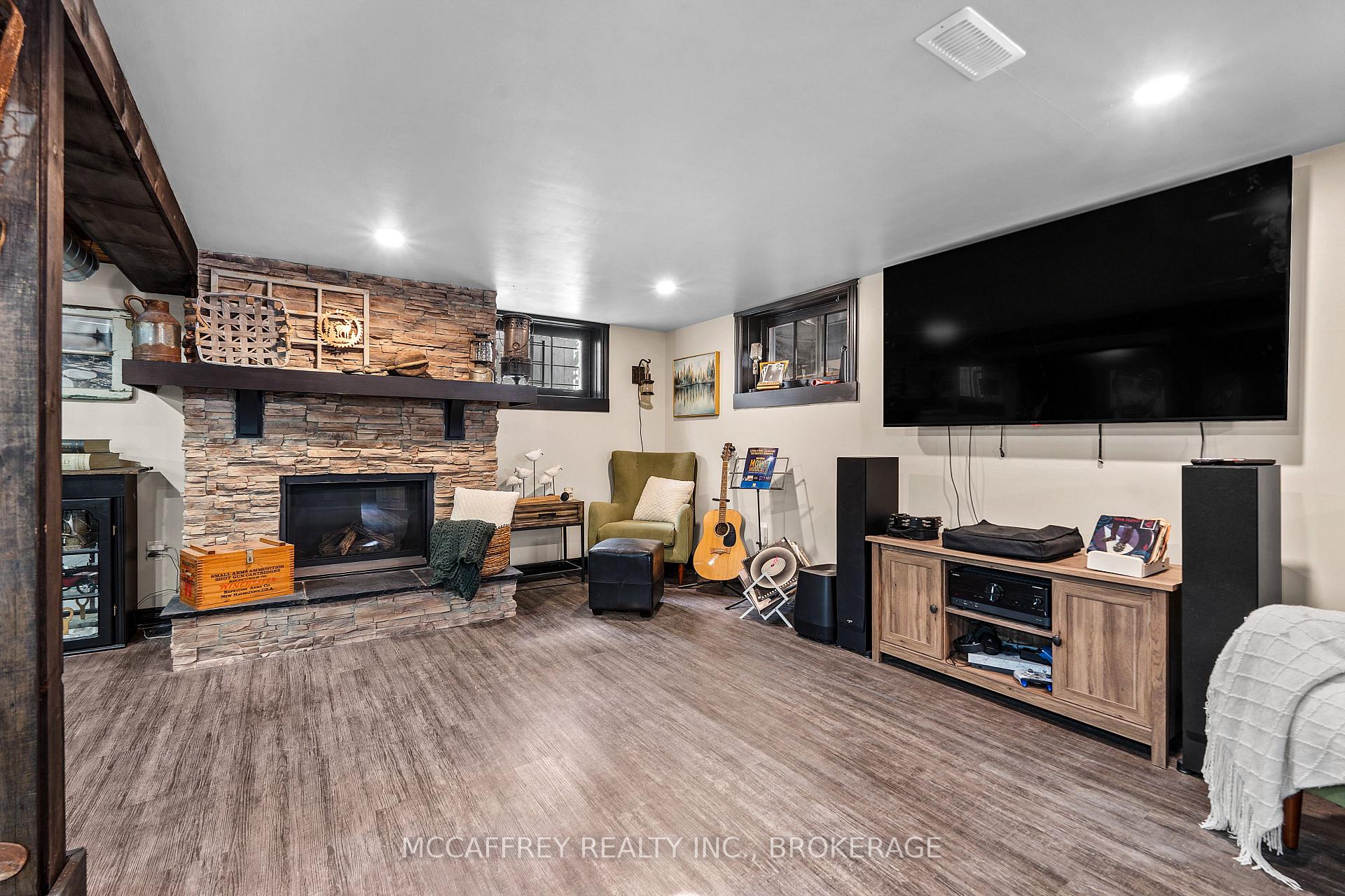 Photo 26 of 59 Loyalist Avenue, Loyalist, Amherstview — HOMEH