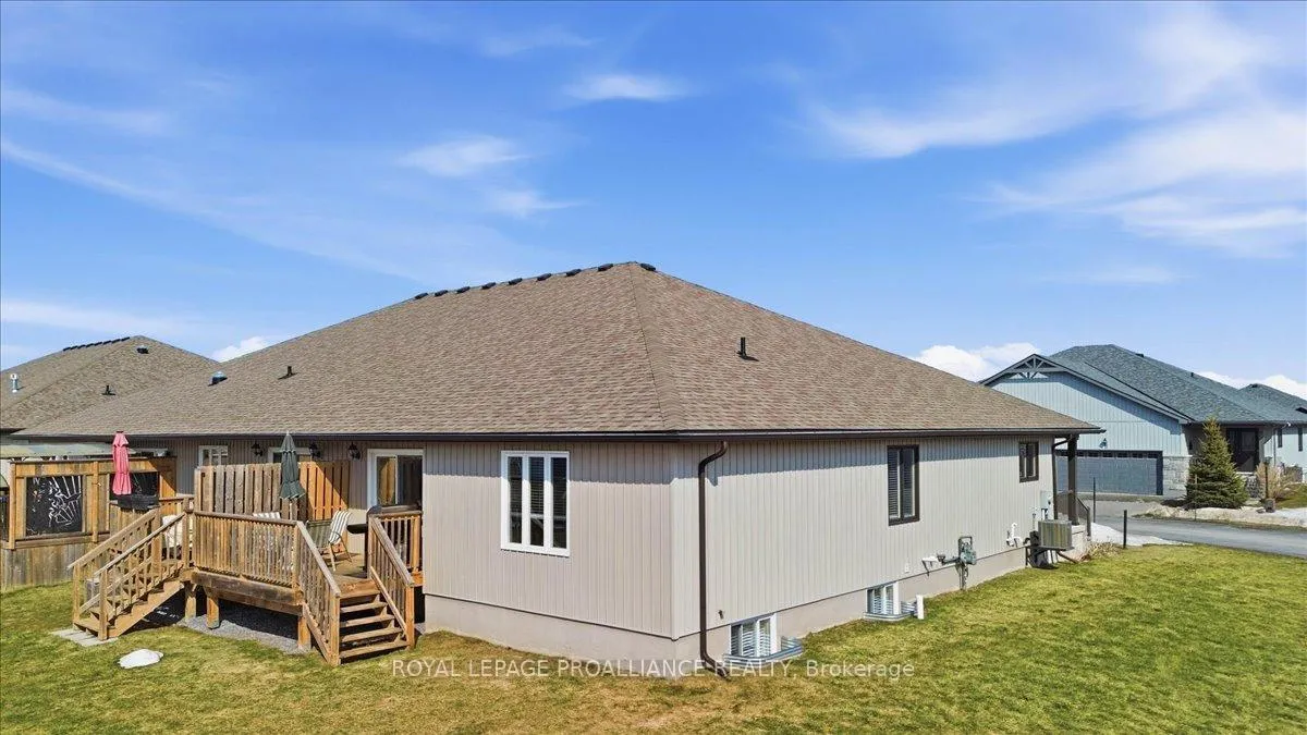 Photo 34 of 74 Conger Drive, Prince Edward County, Wellington — HOMEH