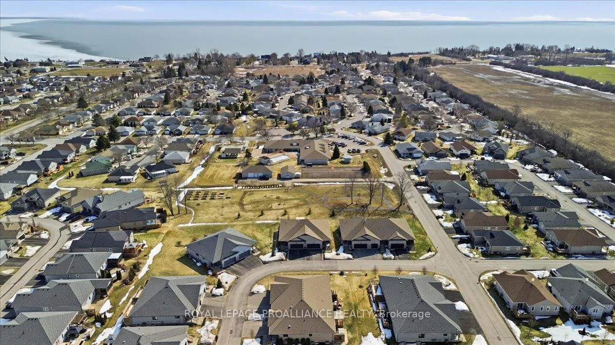 Photo 40 of 74 Conger Drive, Prince Edward County, Wellington — HOMEH