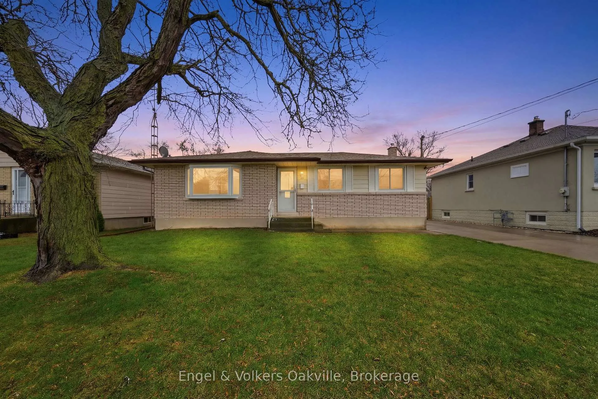 Photo 1 of 56 Bloomfield Avenue, St. Catharines, Secord Woods — HOMEH