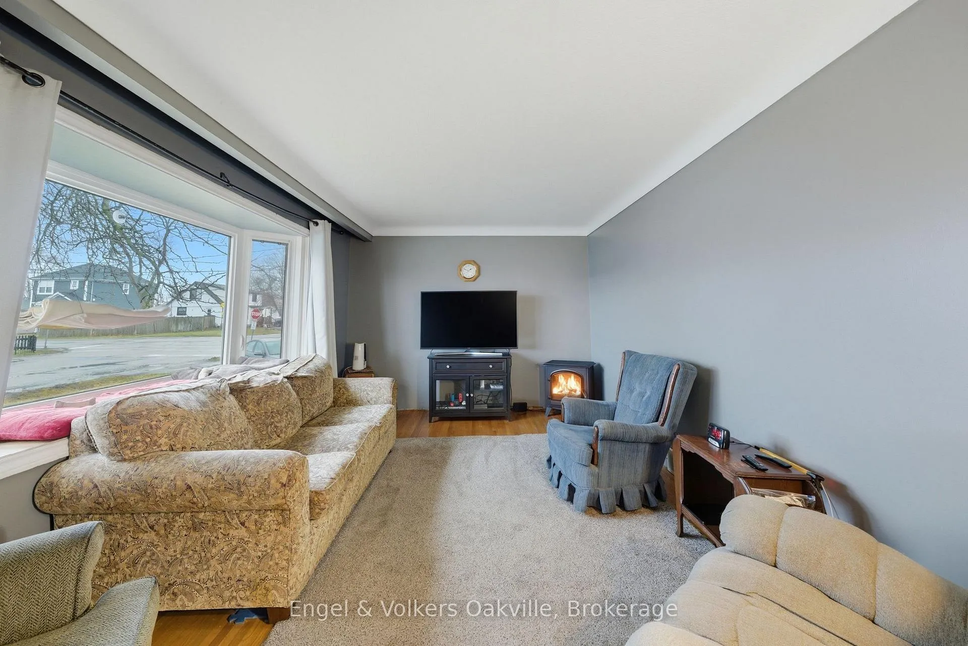 Photo 5 of 56 Bloomfield Avenue, St. Catharines, Secord Woods — HOMEH