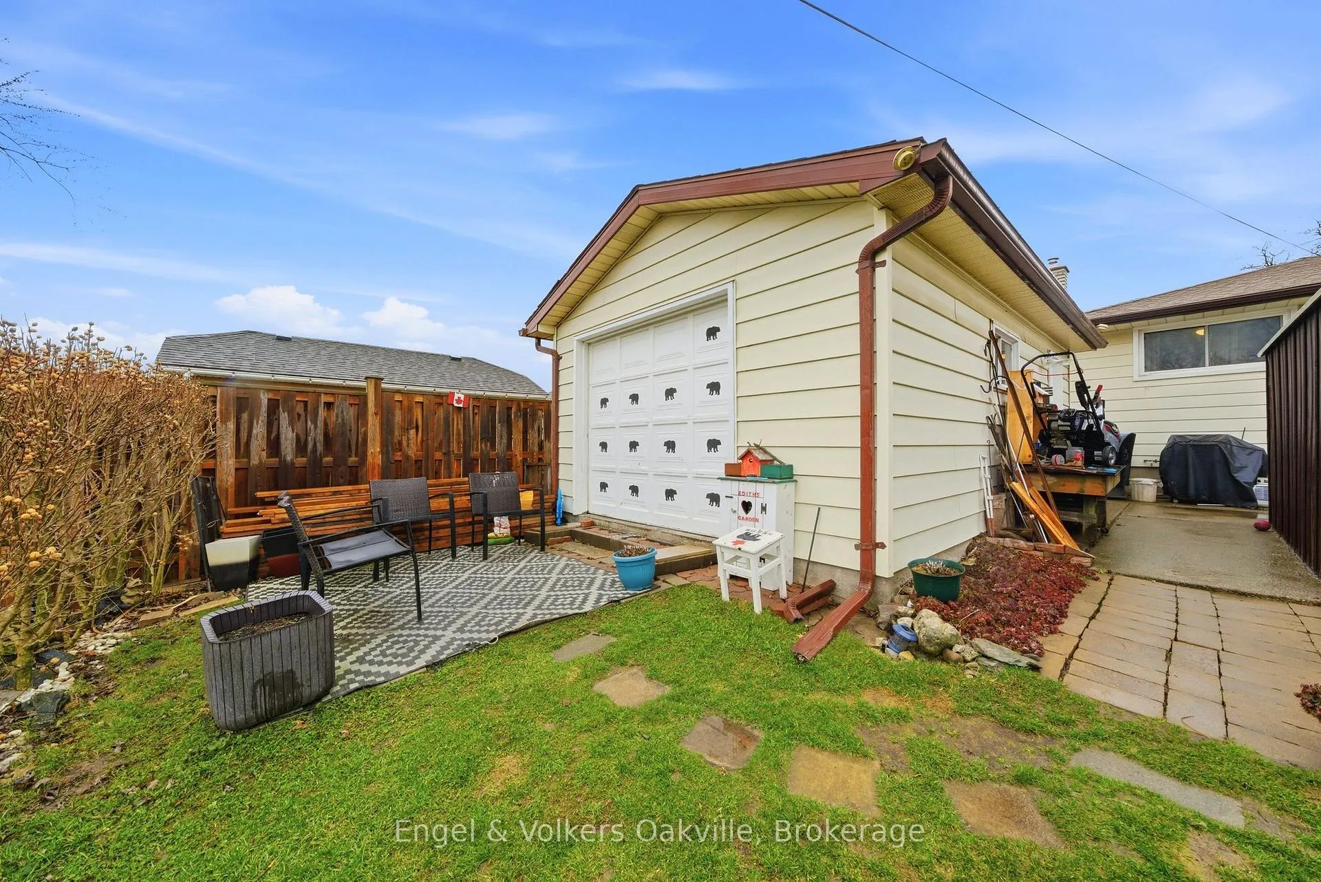 Photo 21 of 56 Bloomfield Avenue, St. Catharines, Secord Woods — HOMEH